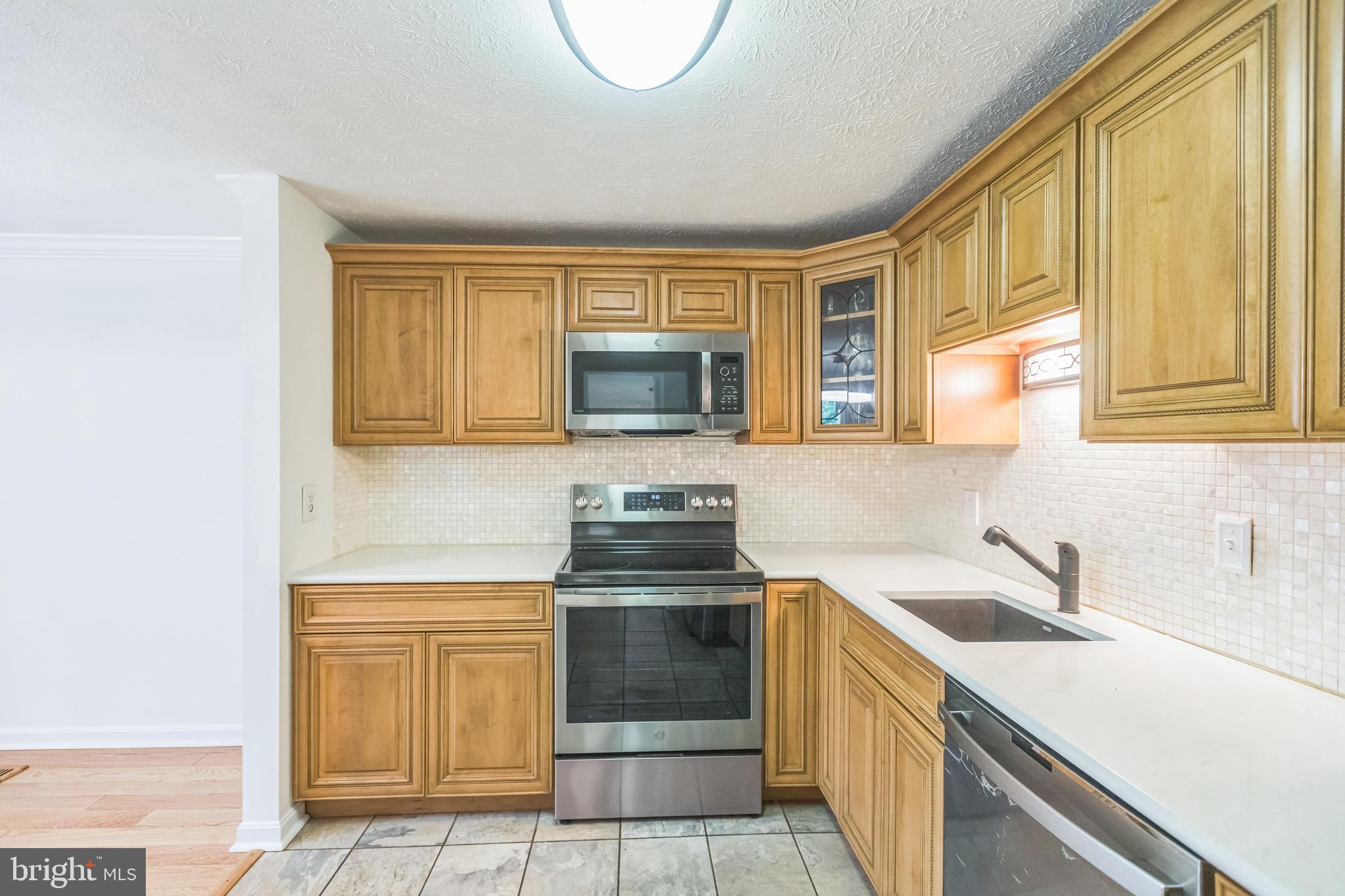 LAKEWINDS - Residential