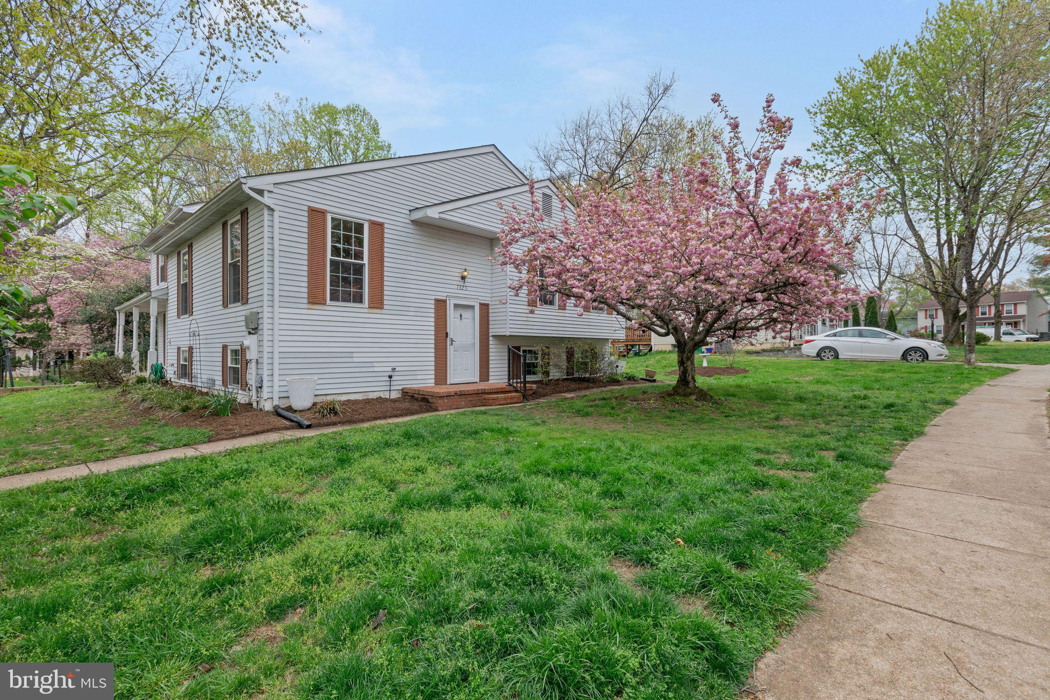 LAKEWINDS - Residential