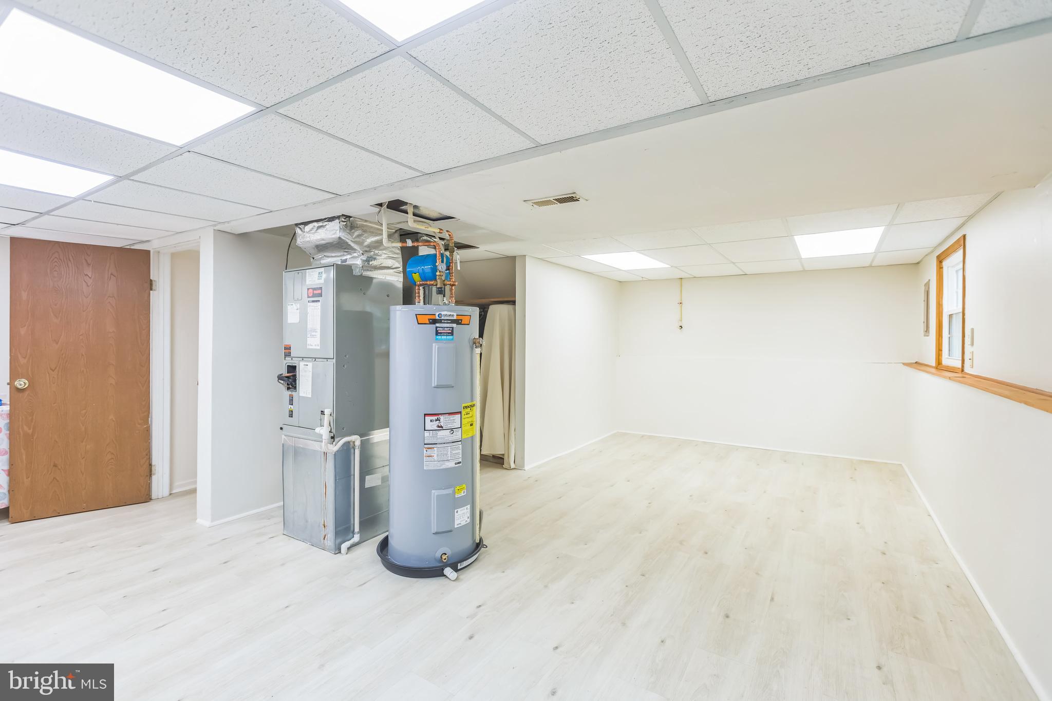 LAKEWINDS - Residential