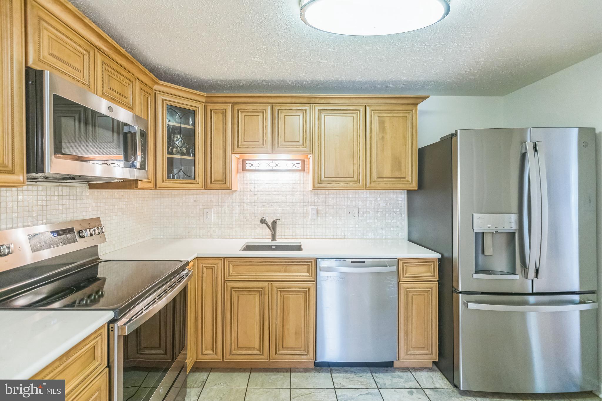 LAKEWINDS - Residential