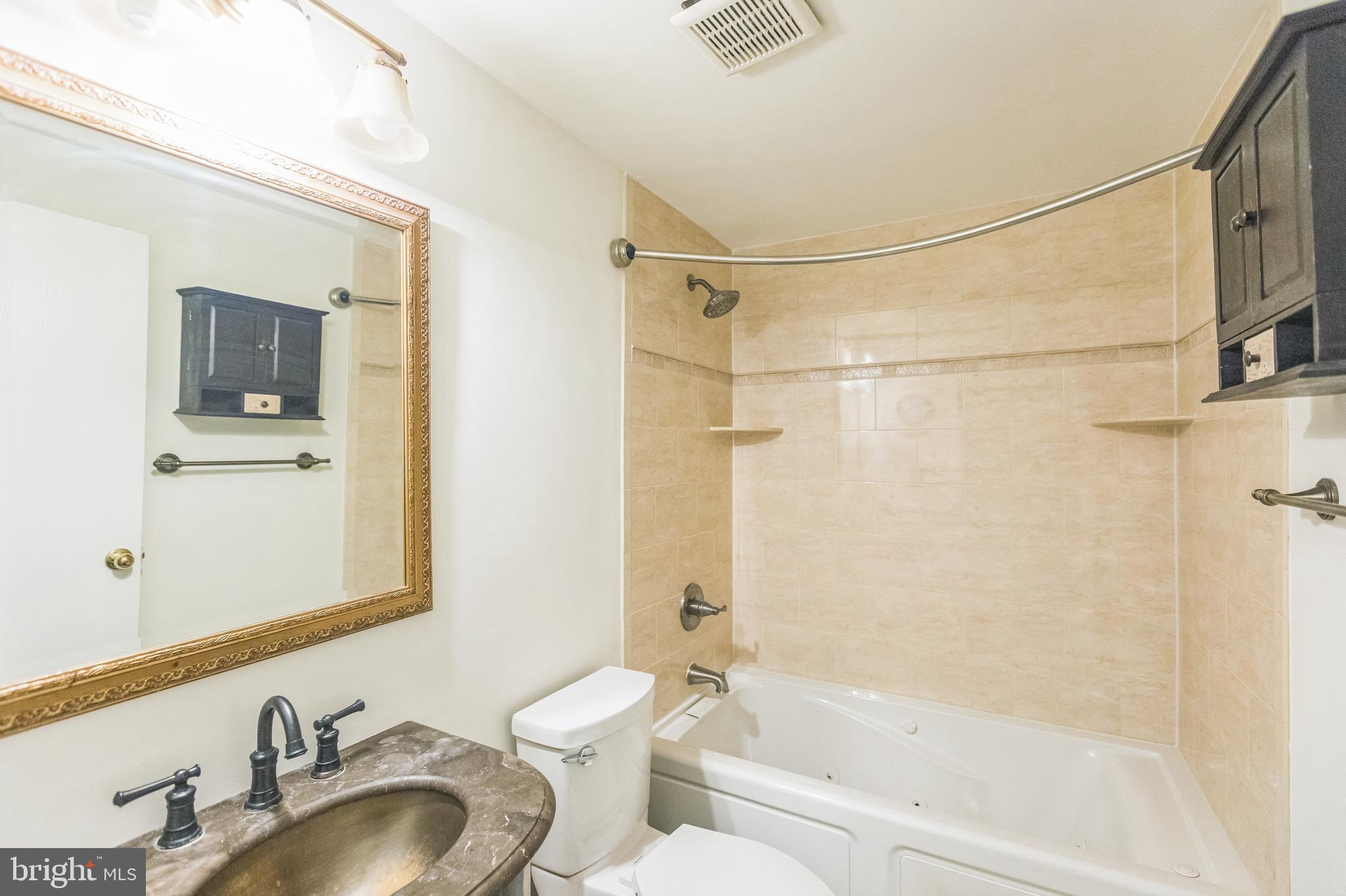 LAKEWINDS - Residential