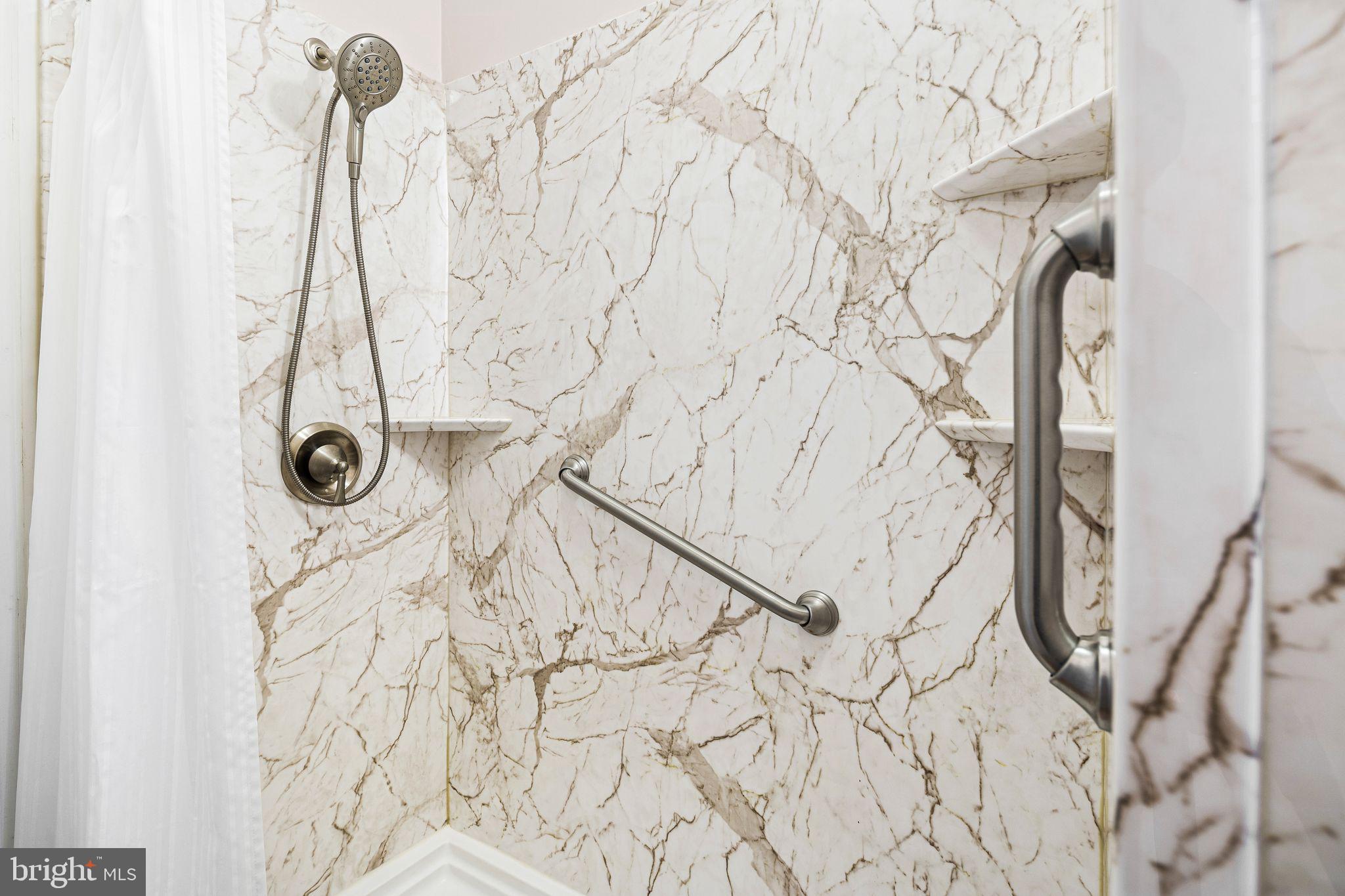 GIRARD ESTATES - Residential