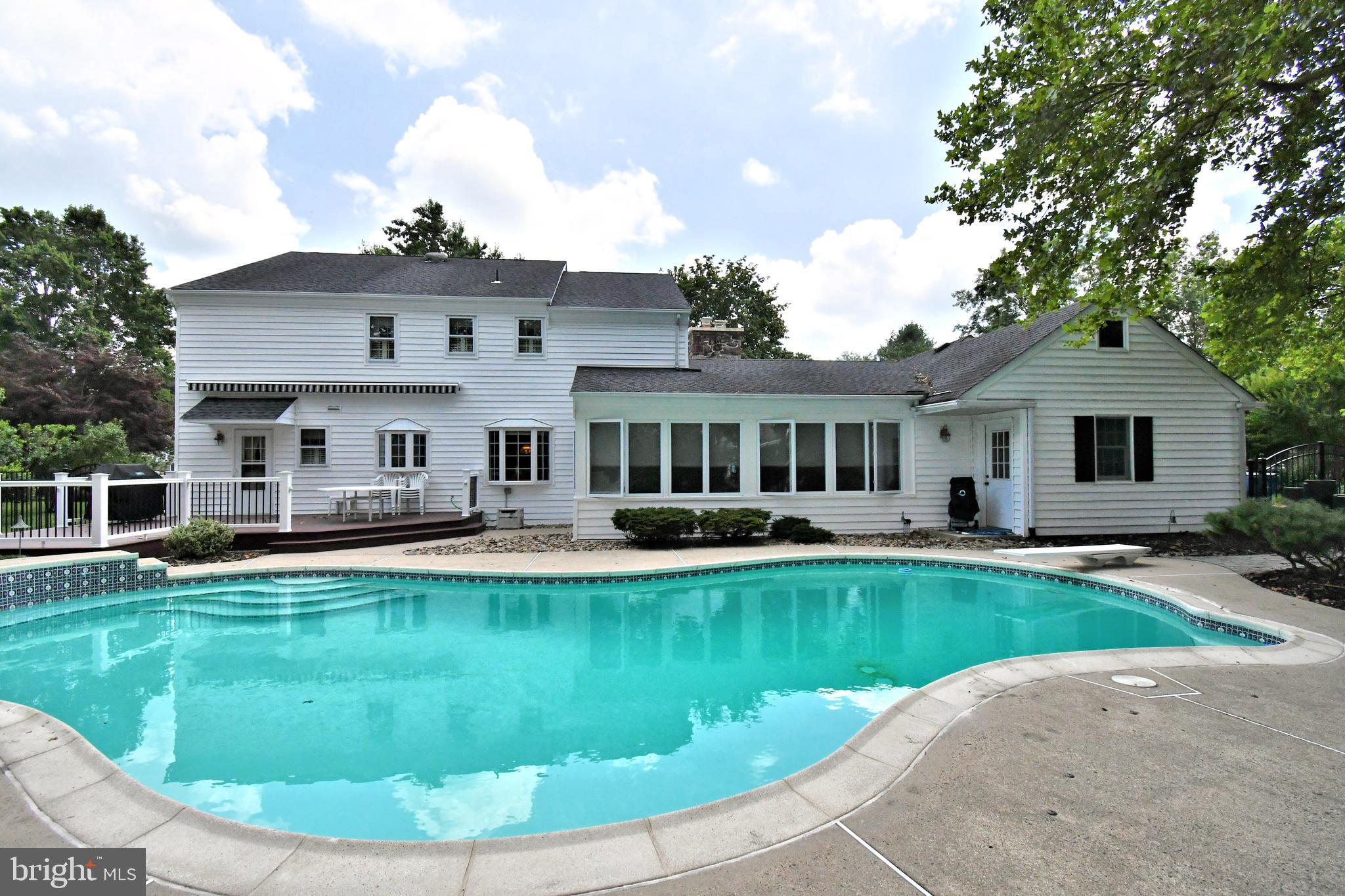 SHIRES CROSSING - Residential