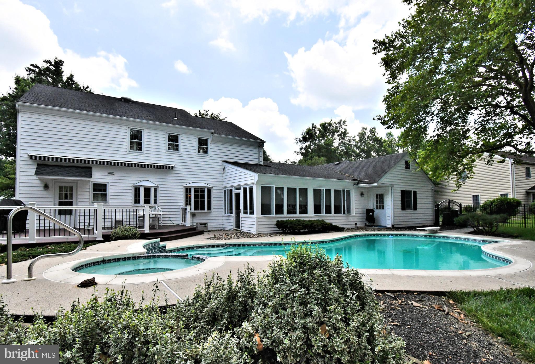 SHIRES CROSSING - Residential