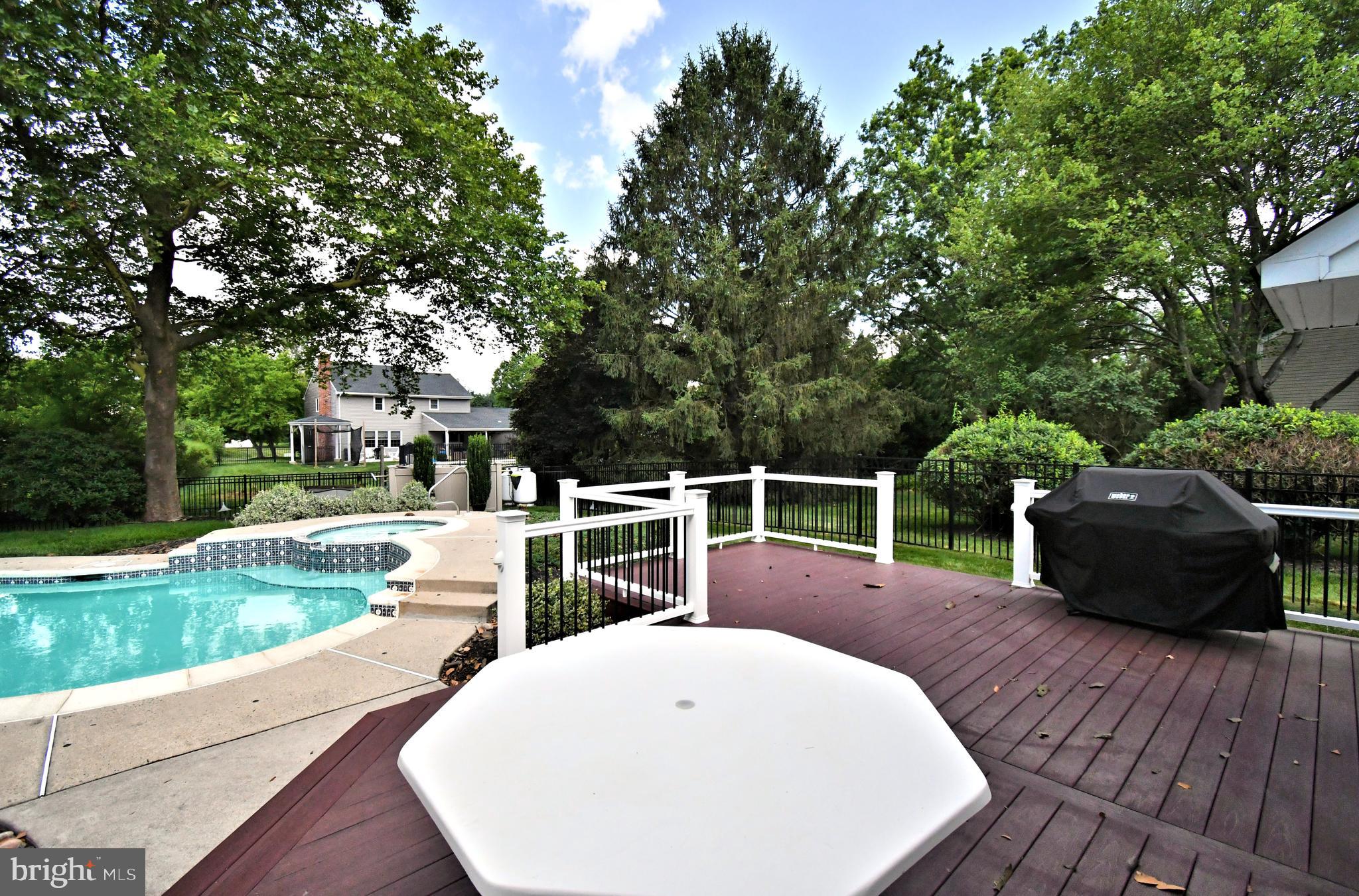 SHIRES CROSSING - Residential