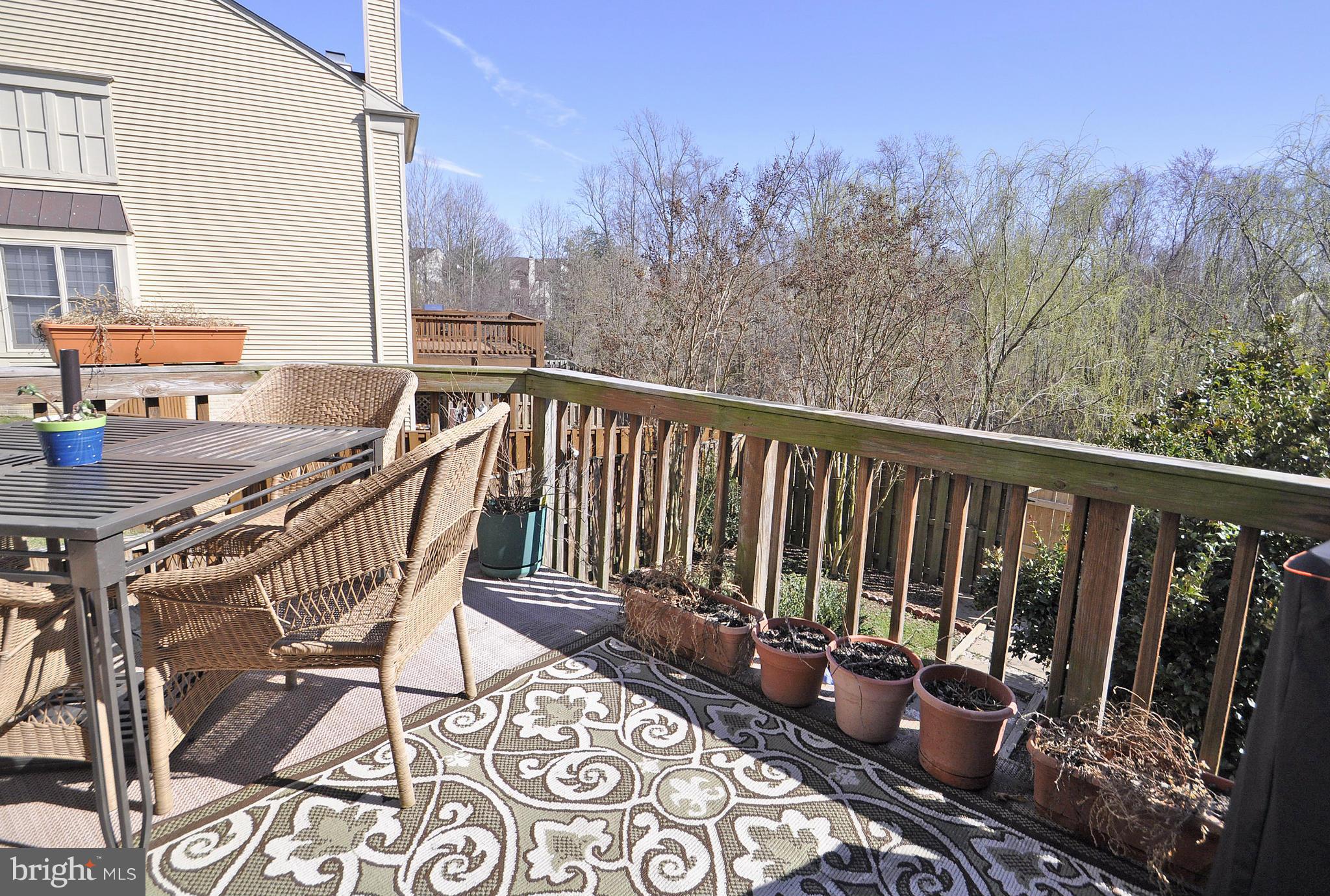 SPRING KNOLL - Residential