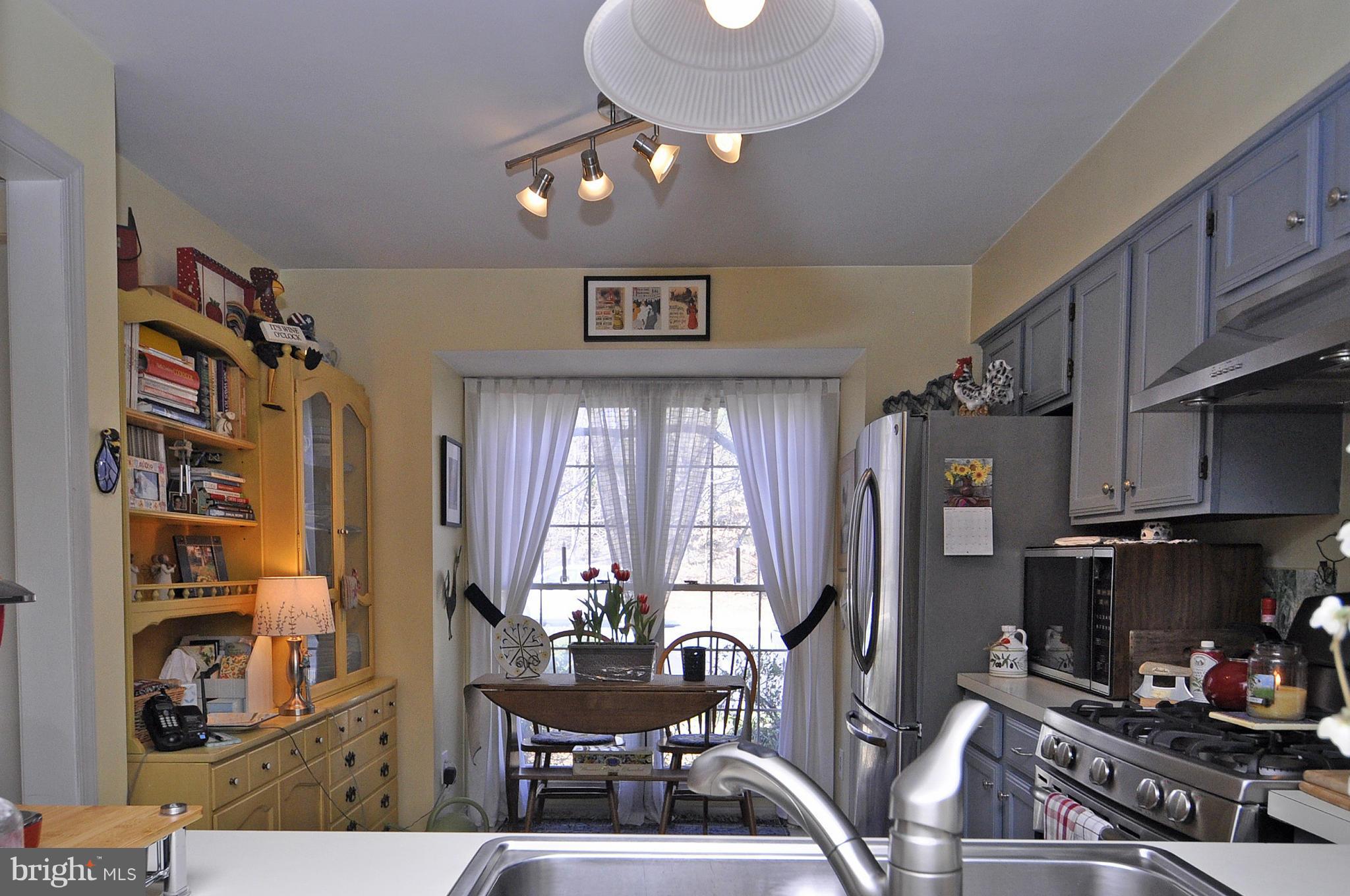 SPRING KNOLL - Residential