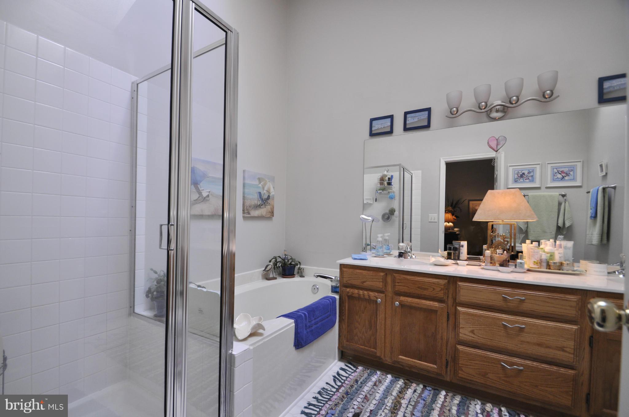 SPRING KNOLL - Residential