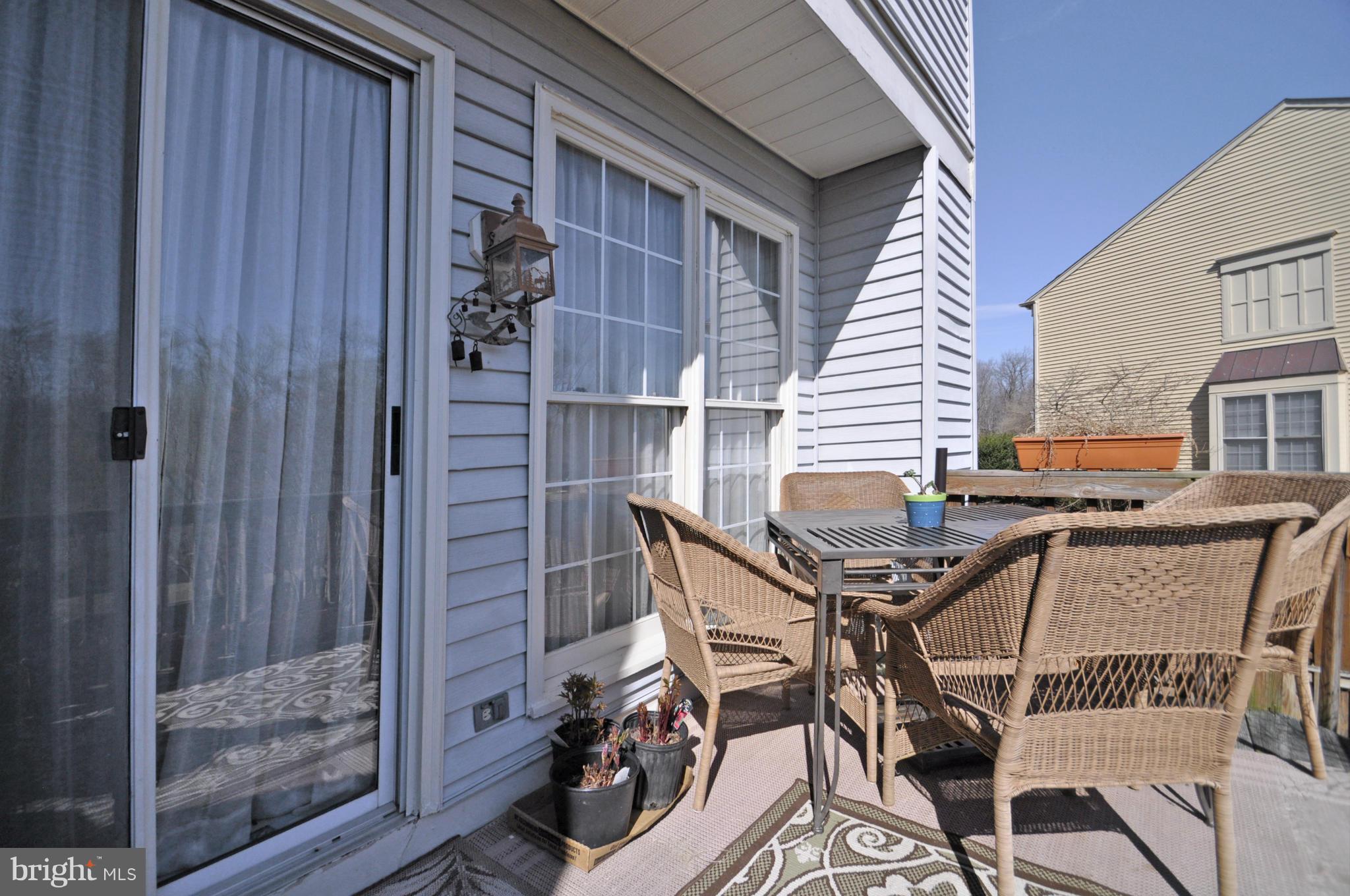 SPRING KNOLL - Residential