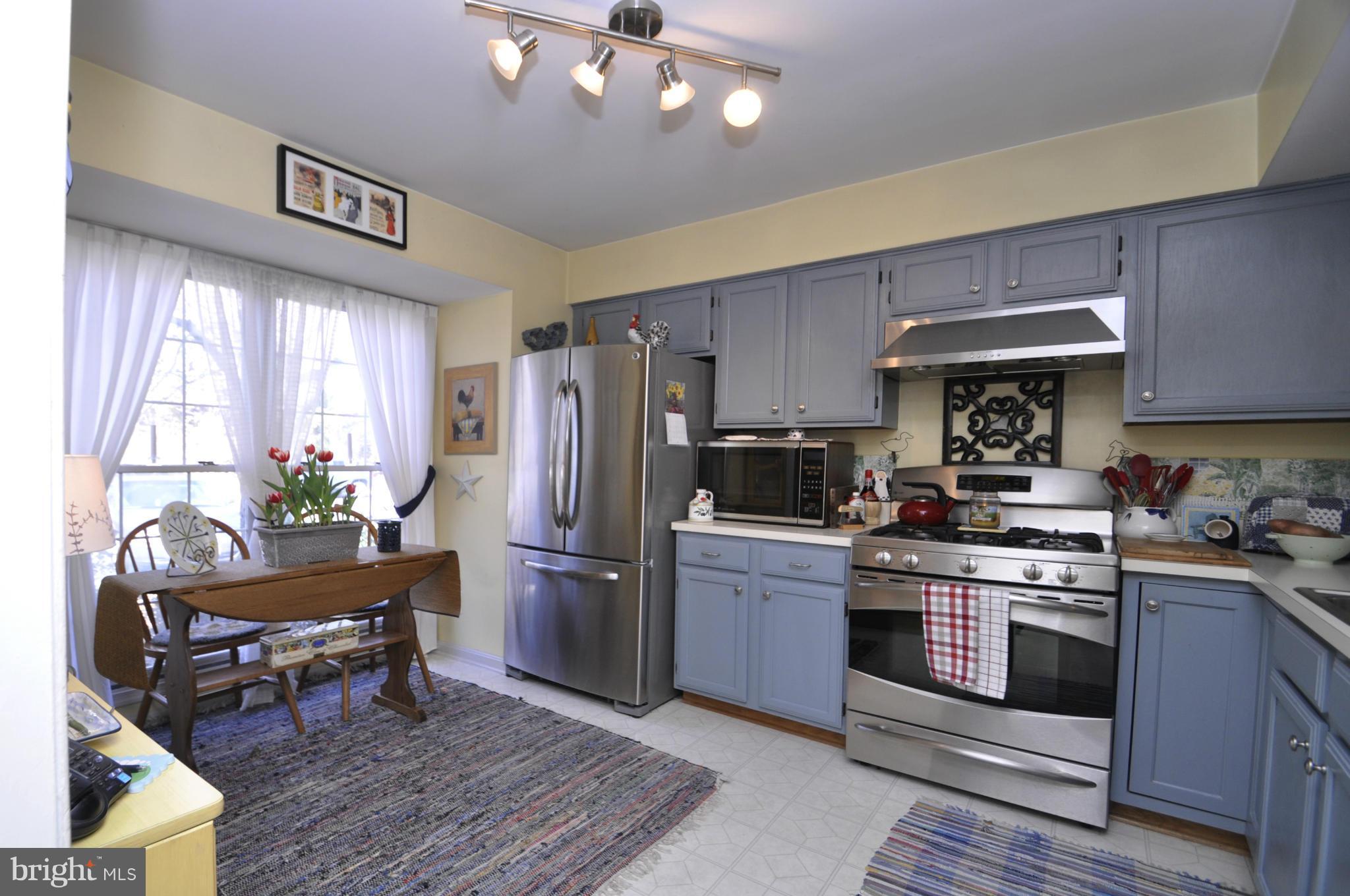 SPRING KNOLL - Residential