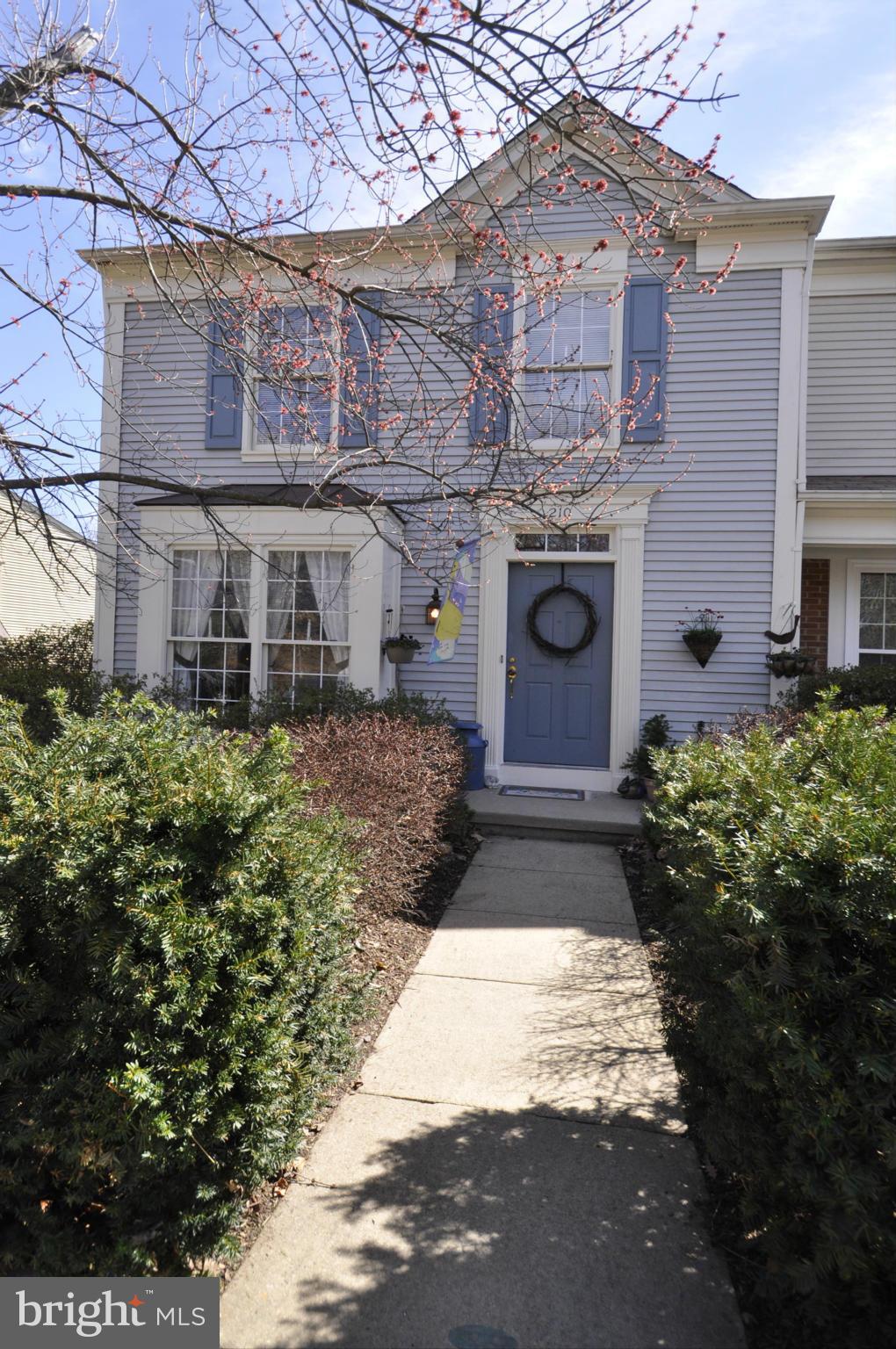 SPRING KNOLL - Residential