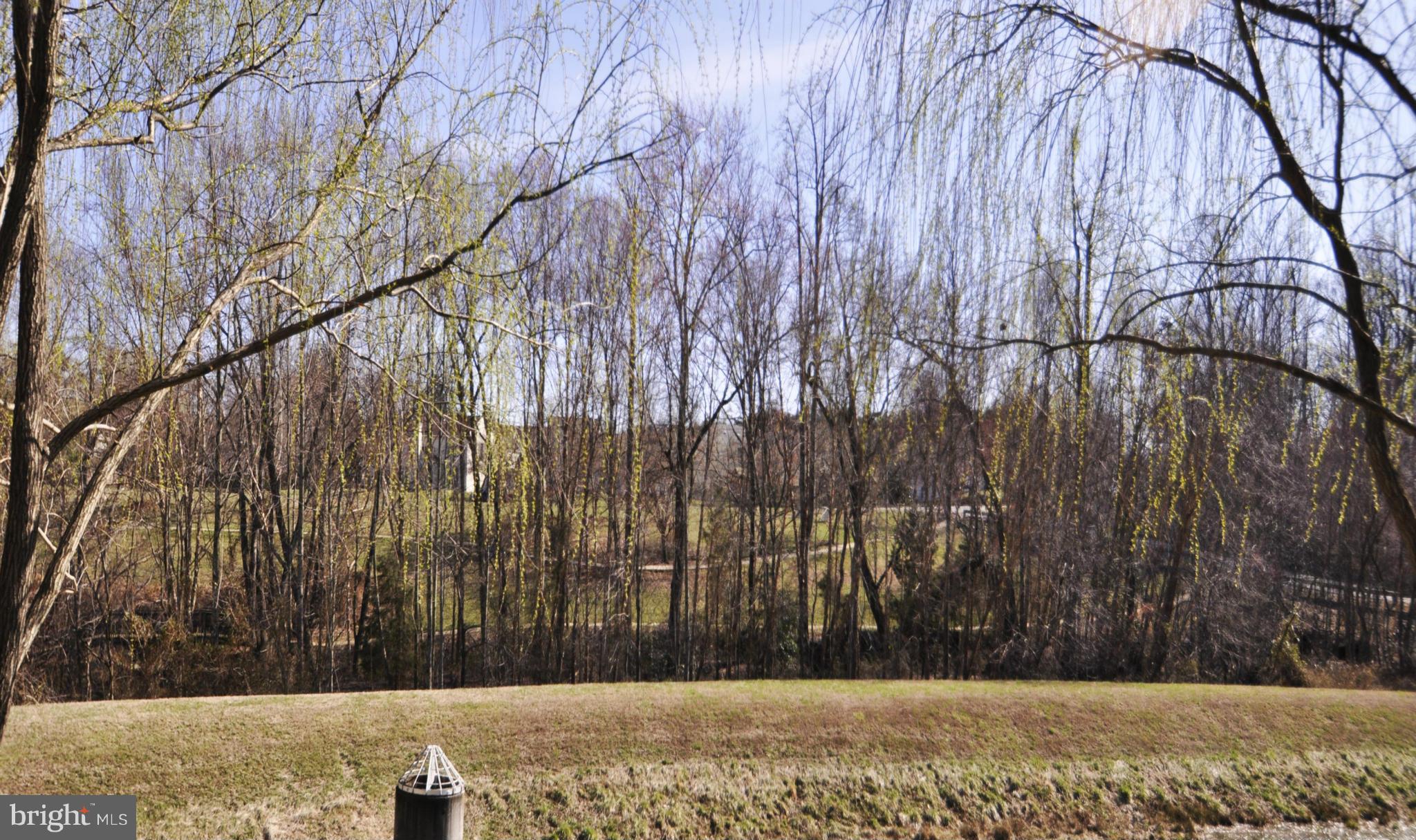 SPRING KNOLL - Residential