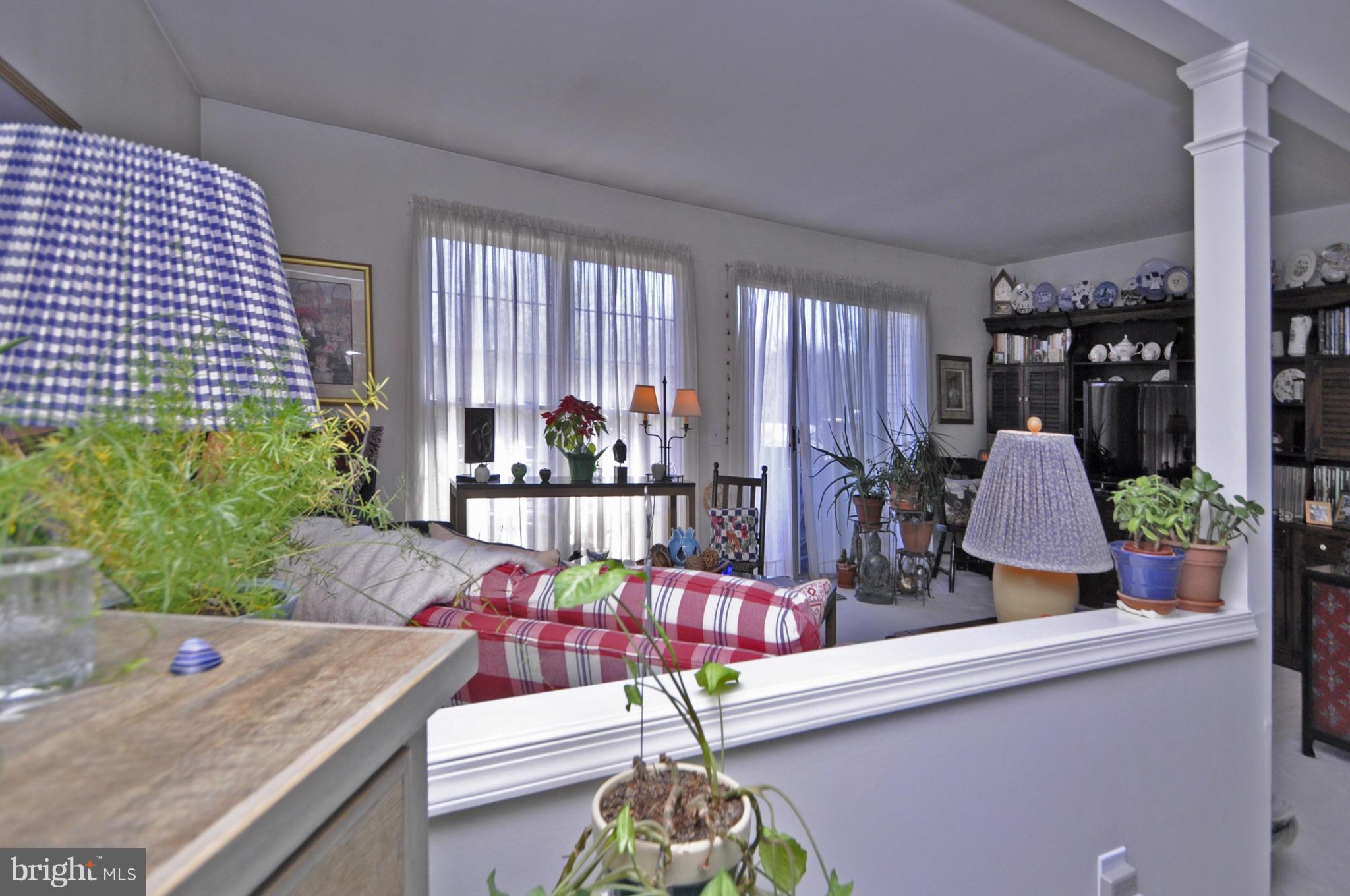 SPRING KNOLL - Residential