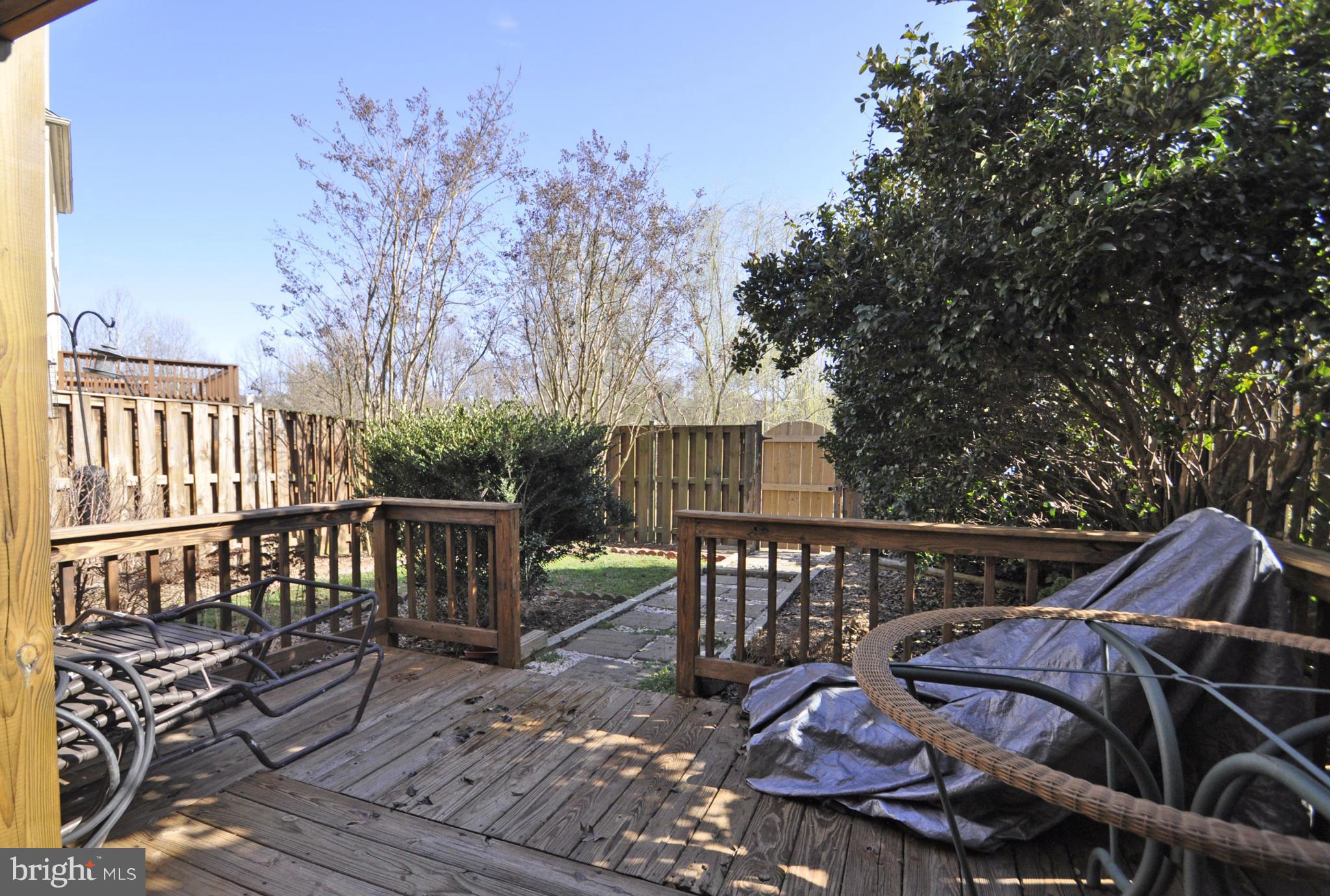 SPRING KNOLL - Residential