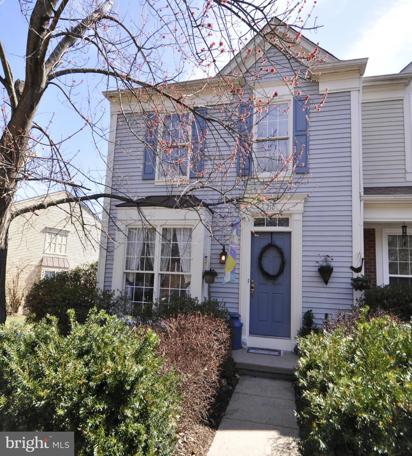 SPRING KNOLL - Residential