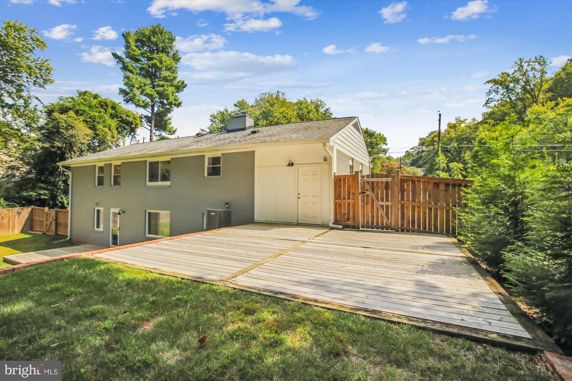 NORTH SPRINGFIELD - Residential