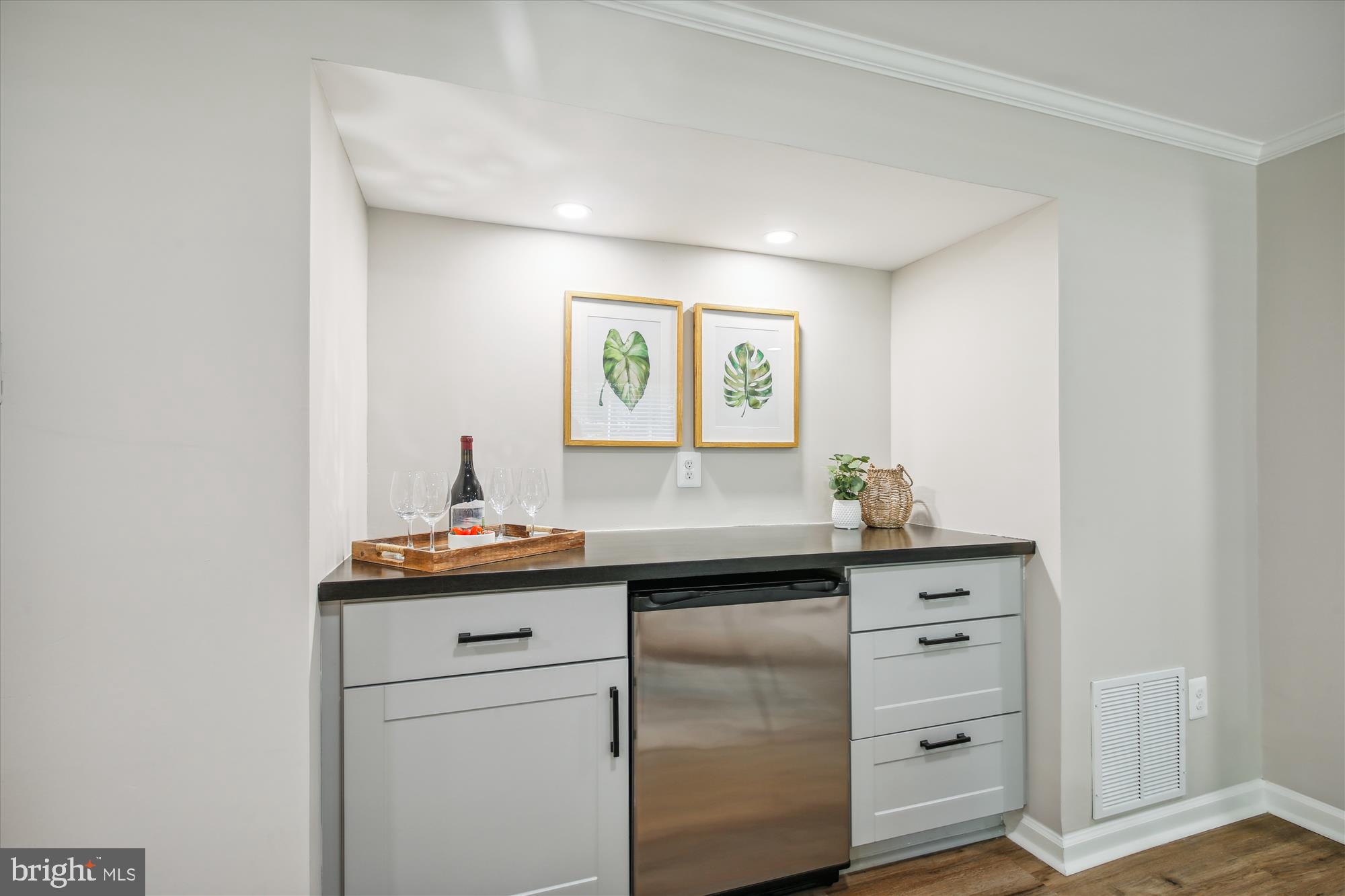 NORTH SPRINGFIELD - Residential