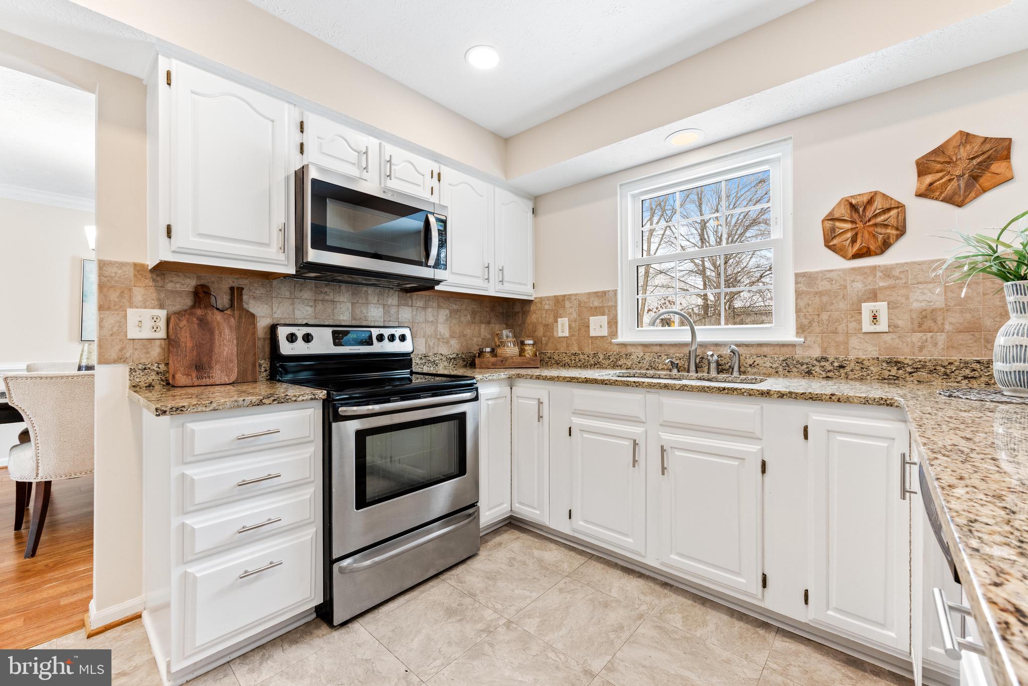 THE PROVINCES - Residential