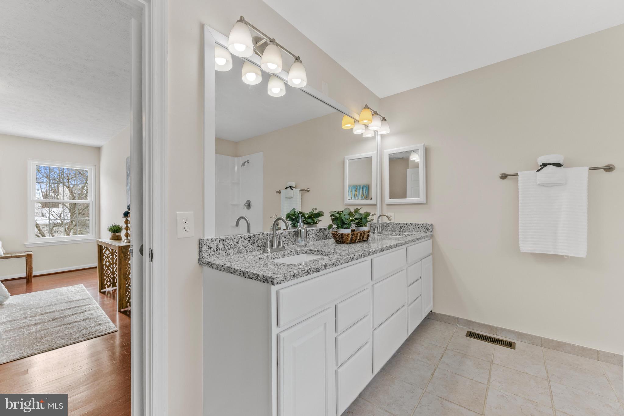 THE PROVINCES - Residential