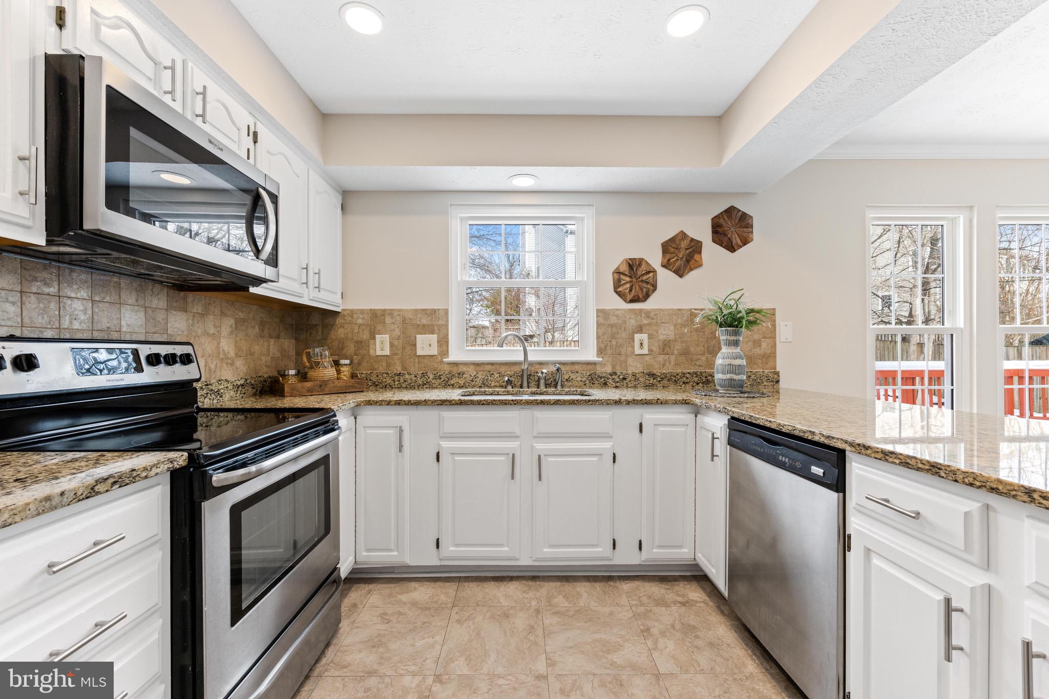 THE PROVINCES - Residential