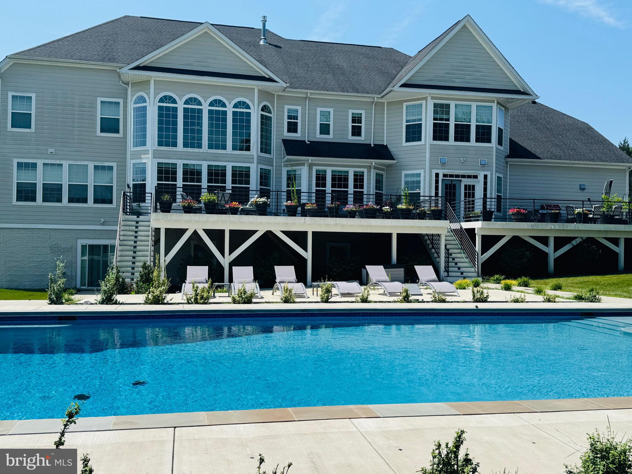 HUNTERS POND - Residential