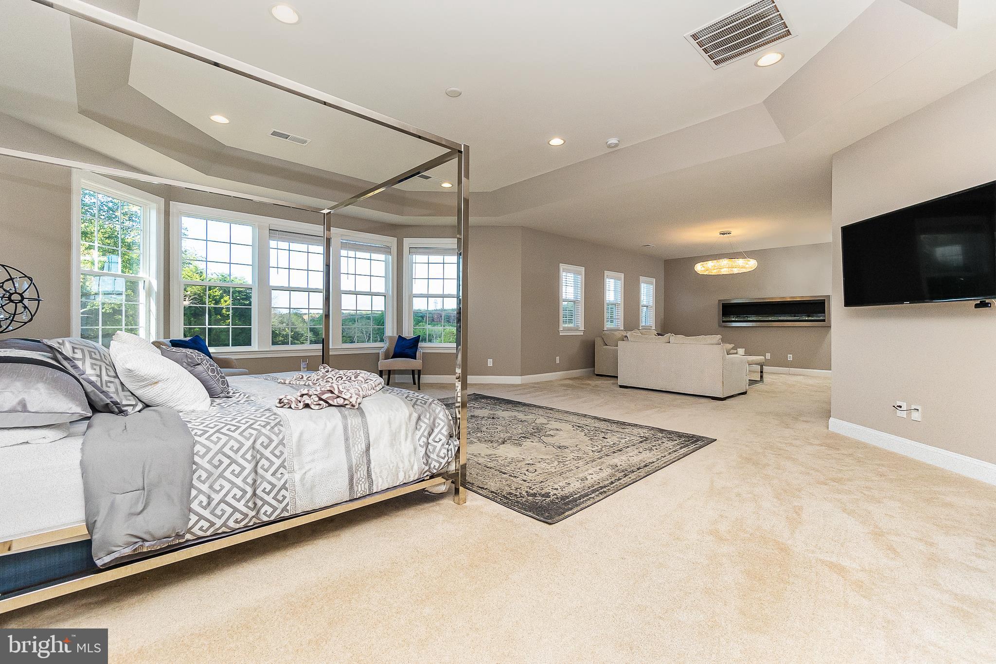 HUNTERS POND - Residential