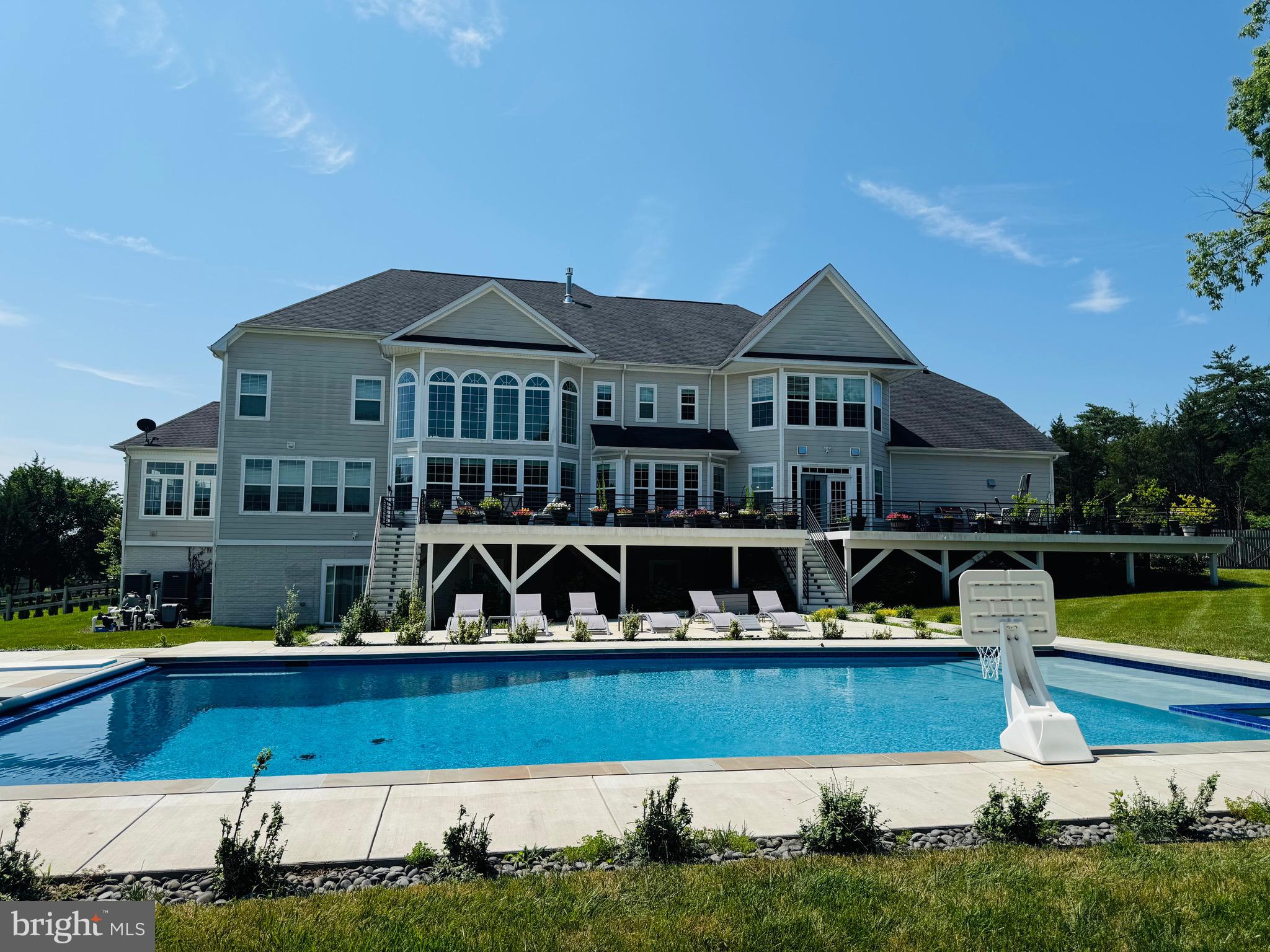 HUNTERS POND - Residential