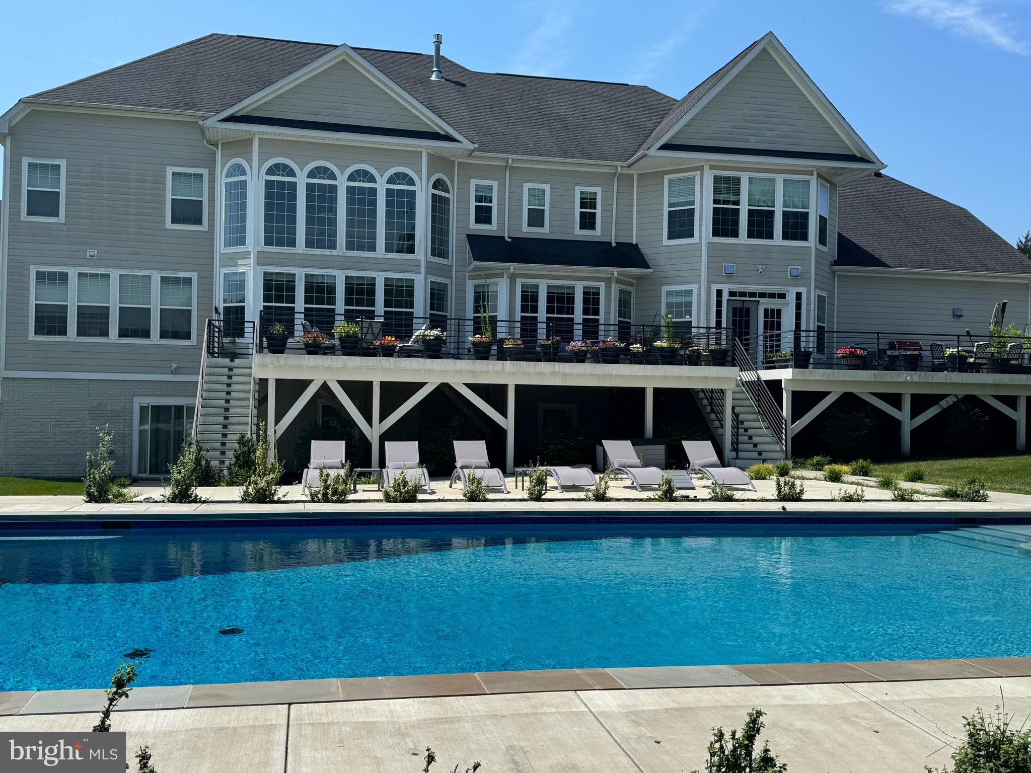 HUNTERS POND - Residential