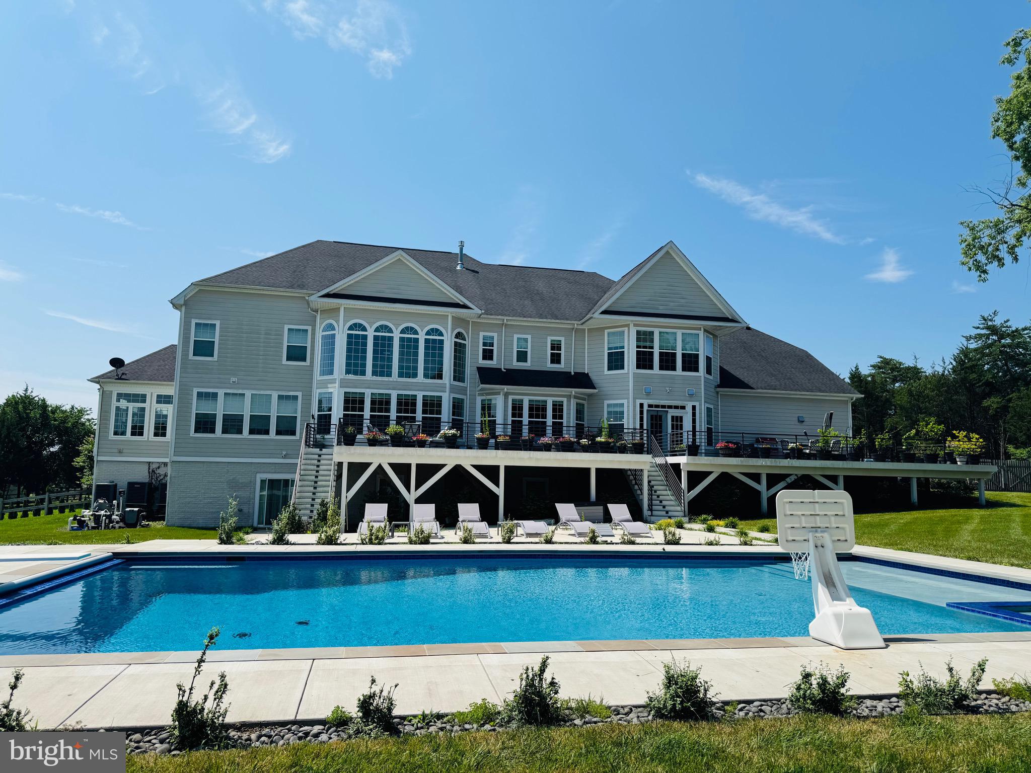 HUNTERS POND - Residential