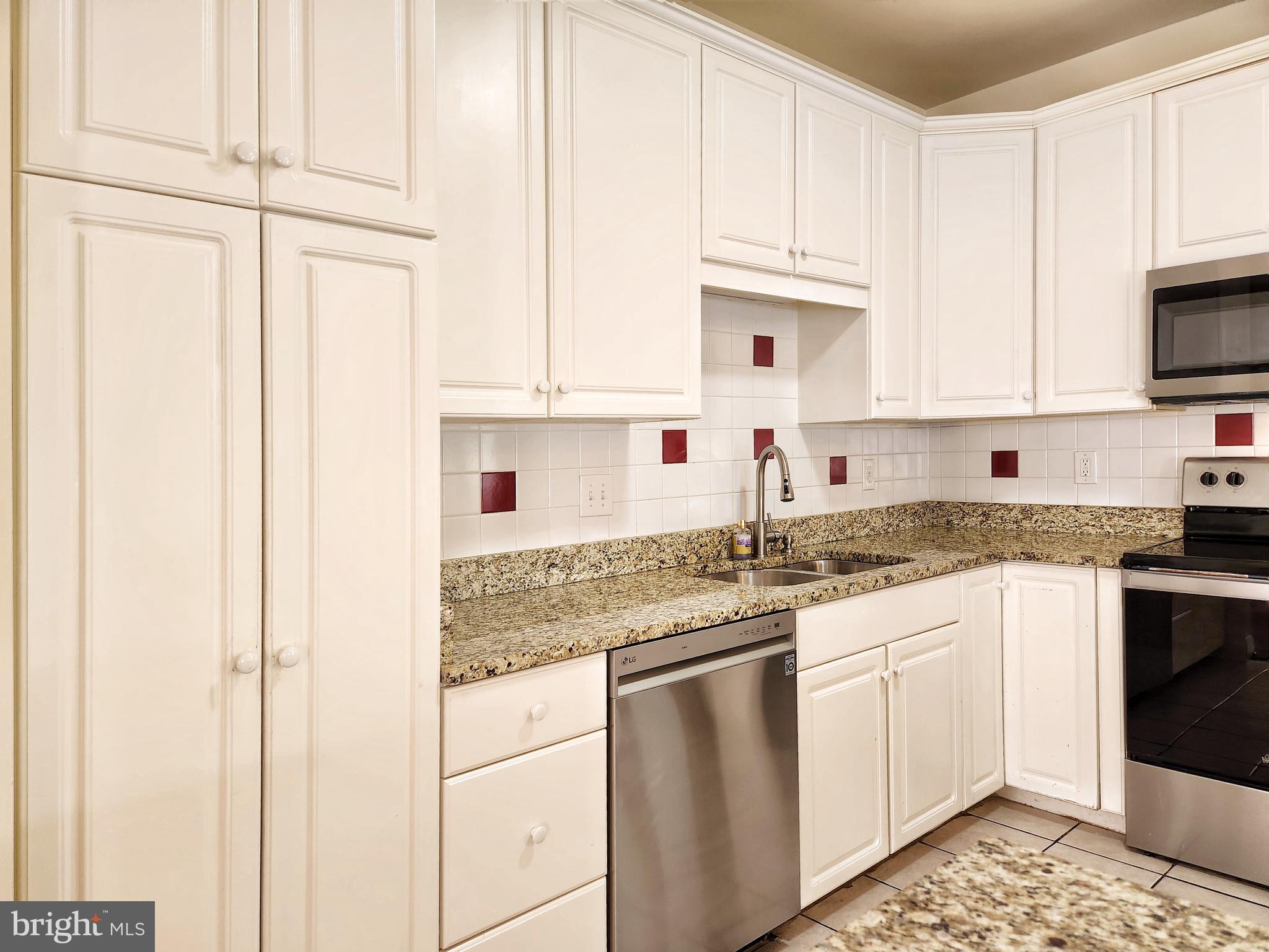 VIRGINIA CENTER - Residential Lease