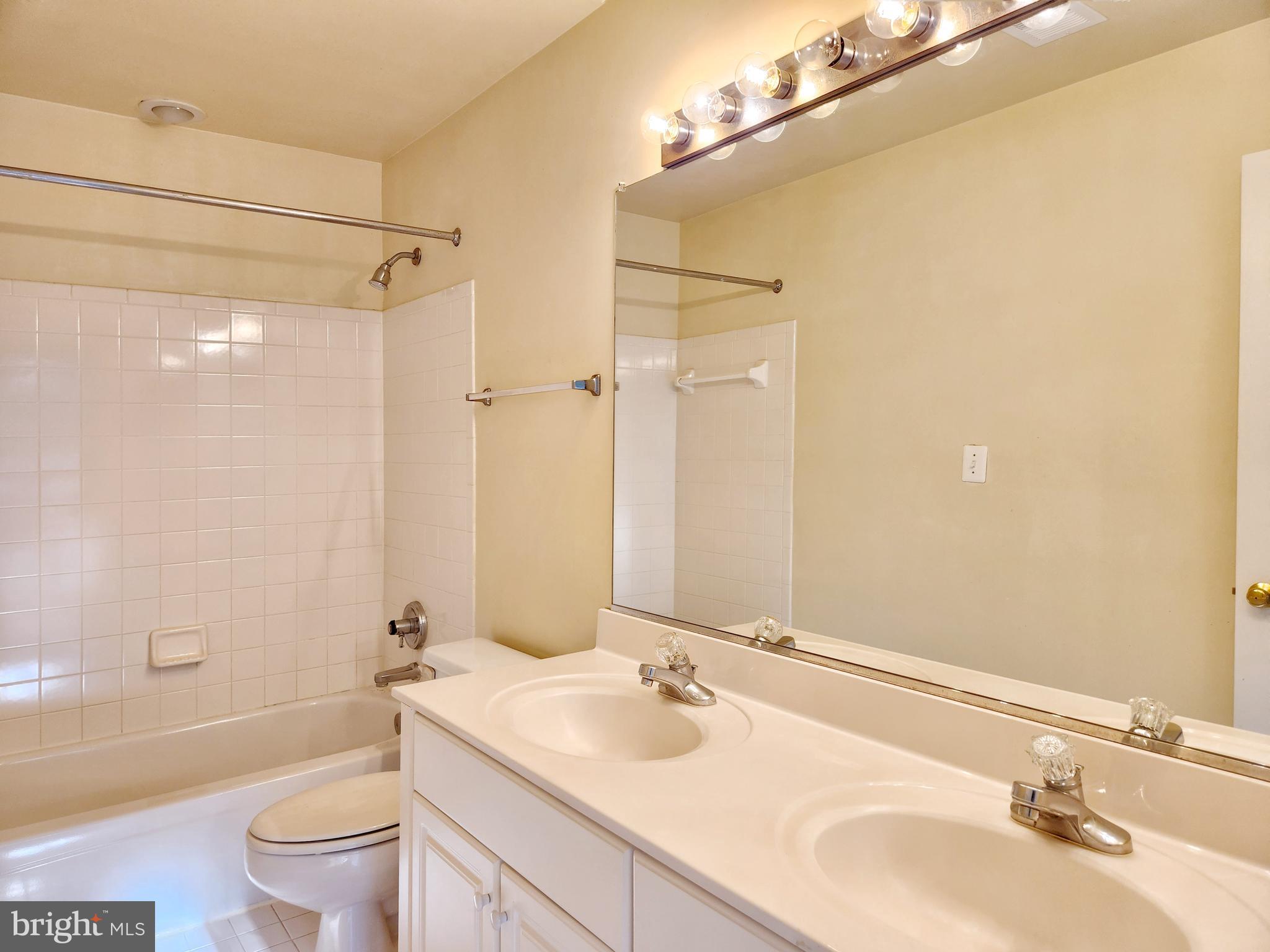 VIRGINIA CENTER - Residential Lease