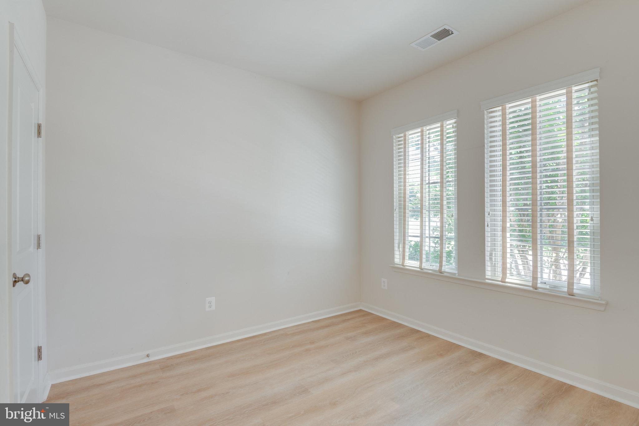 BRAMBLETON TOWN CTR RESI - Residential Lease