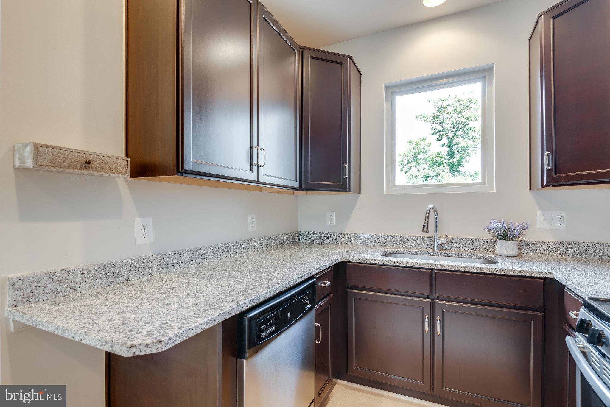 BRAMBLETON TOWN CTR RESI - Residential Lease