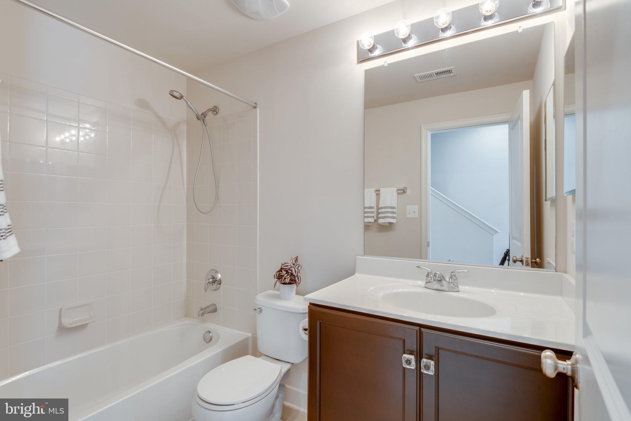 BRAMBLETON TOWN CTR RESI - Residential Lease