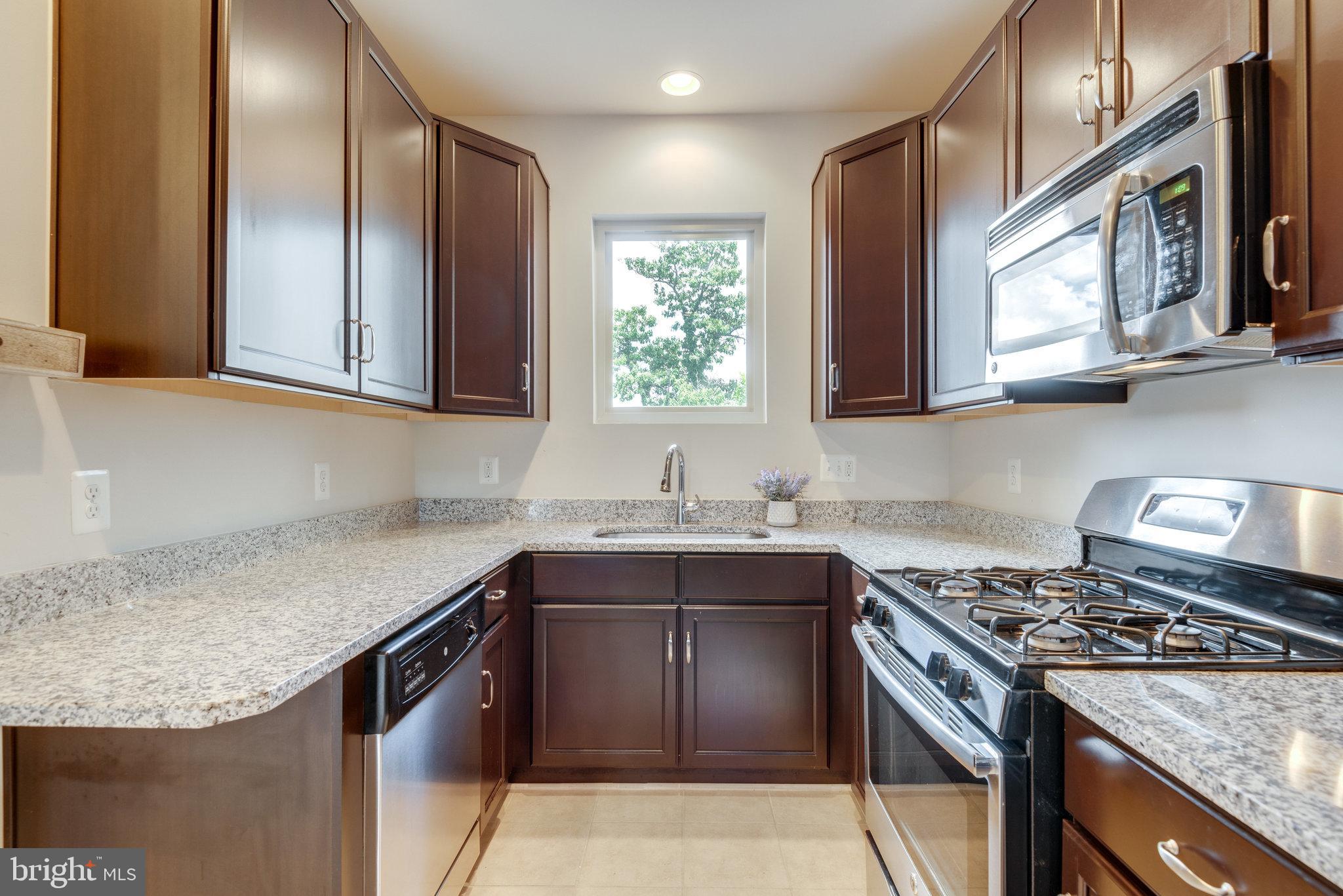 BRAMBLETON TOWN CTR RESI - Residential Lease