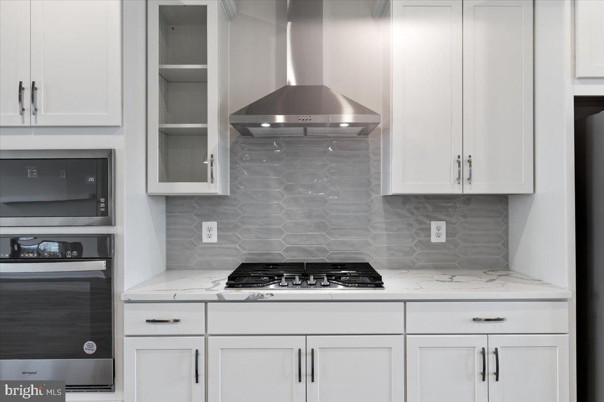 JEFFERSON SQUARE - Residential Lease