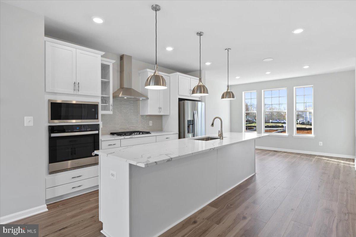 JEFFERSON SQUARE - Residential Lease