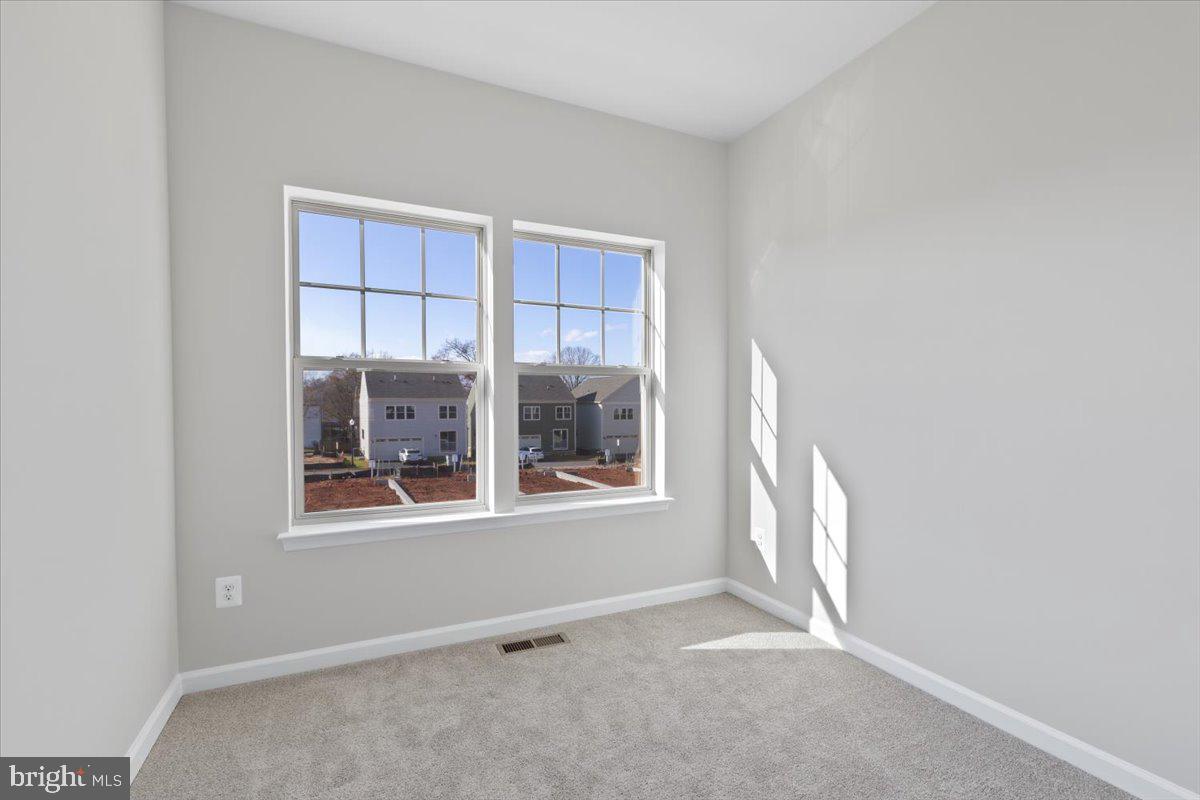 JEFFERSON SQUARE - Residential Lease