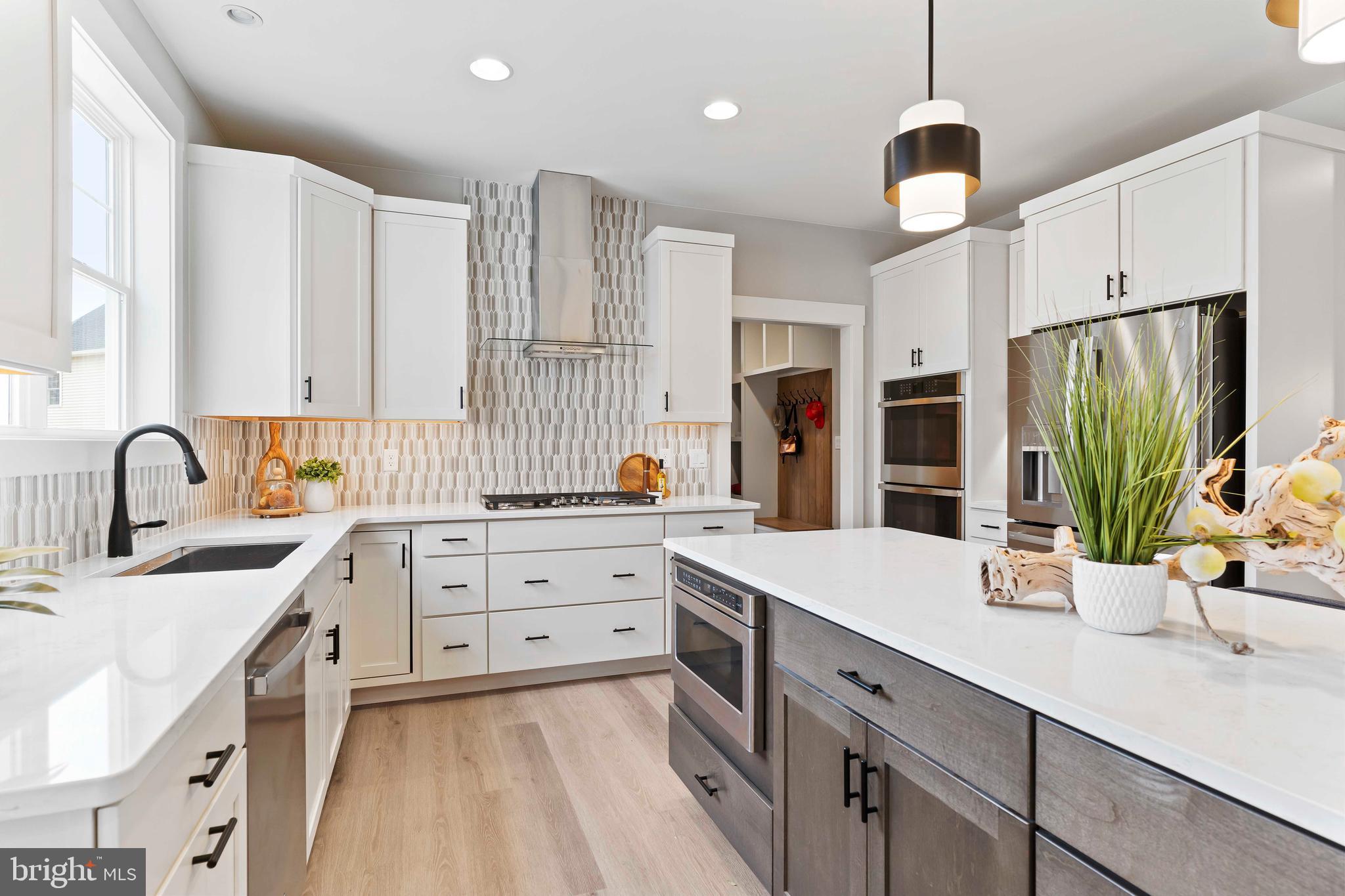 WILSHIRE ESTATES - Residential