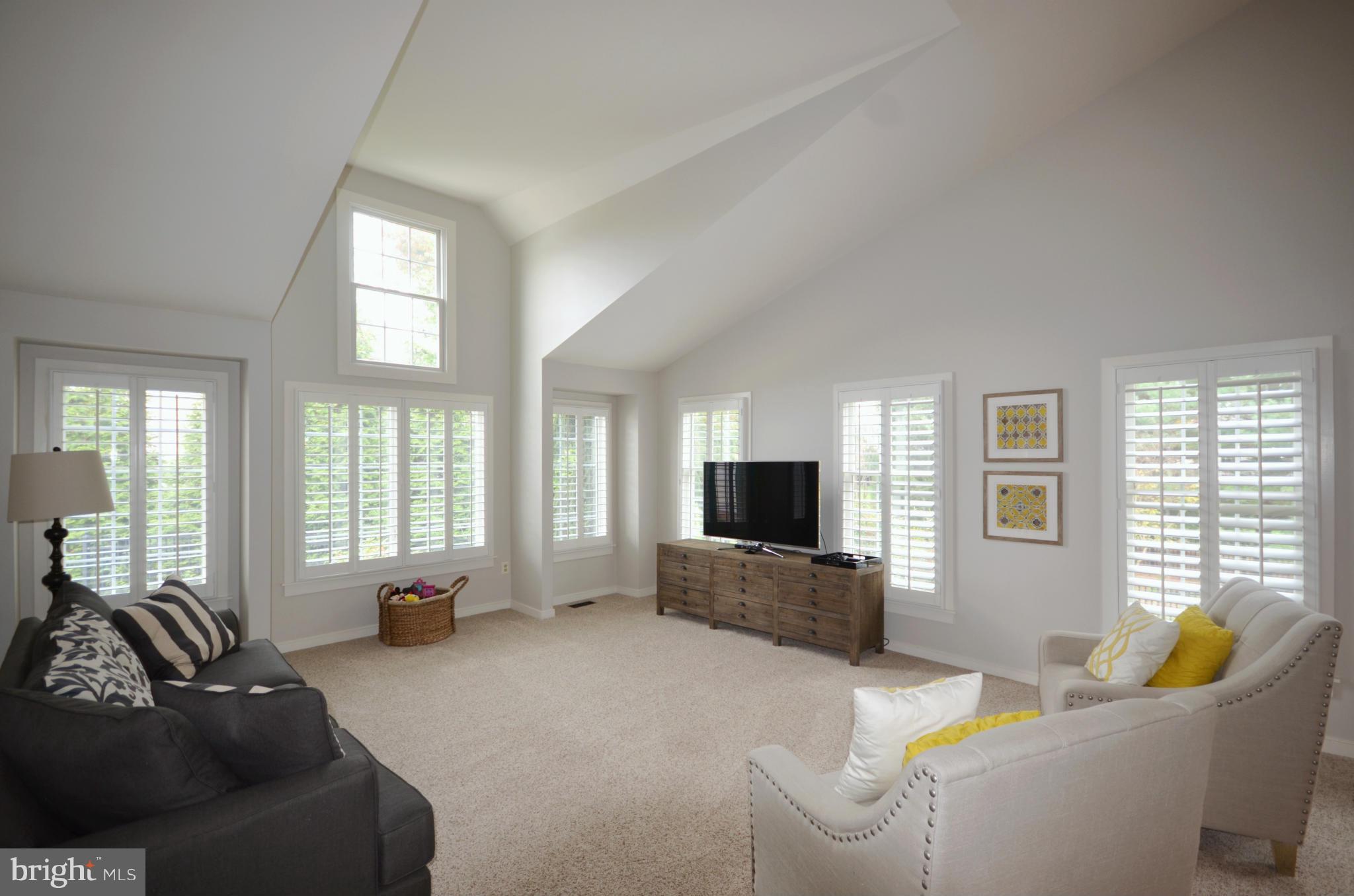 THE FIELDS AT SEMINARY - Residential