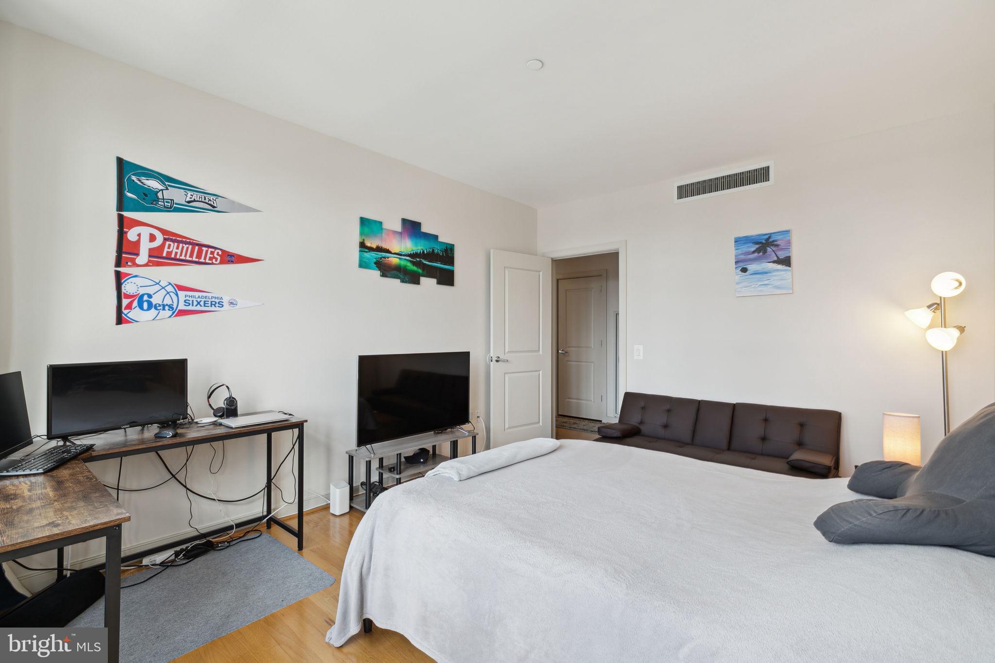 AVENUE OF THE ARTS - Residential