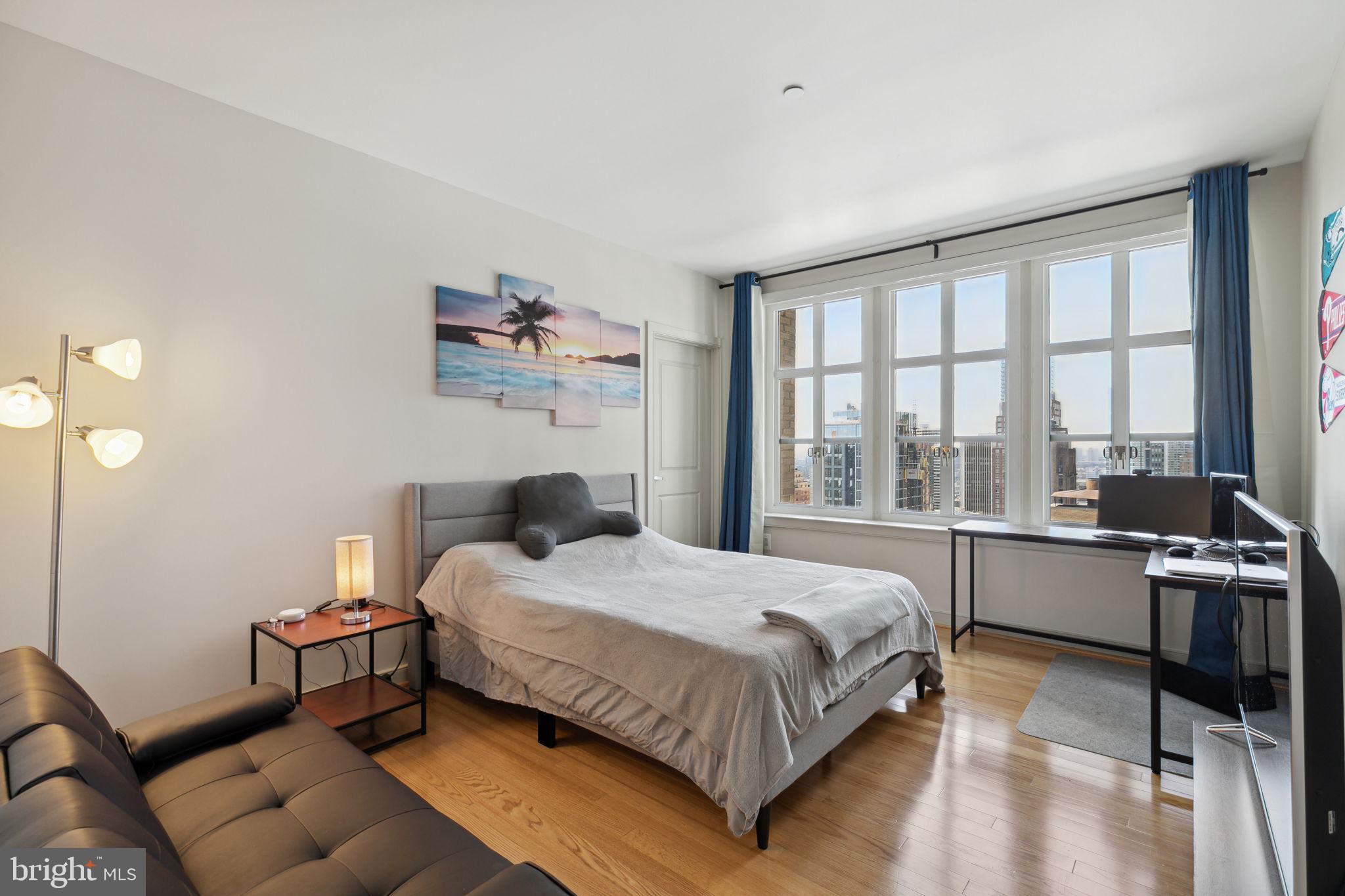 AVENUE OF THE ARTS - Residential