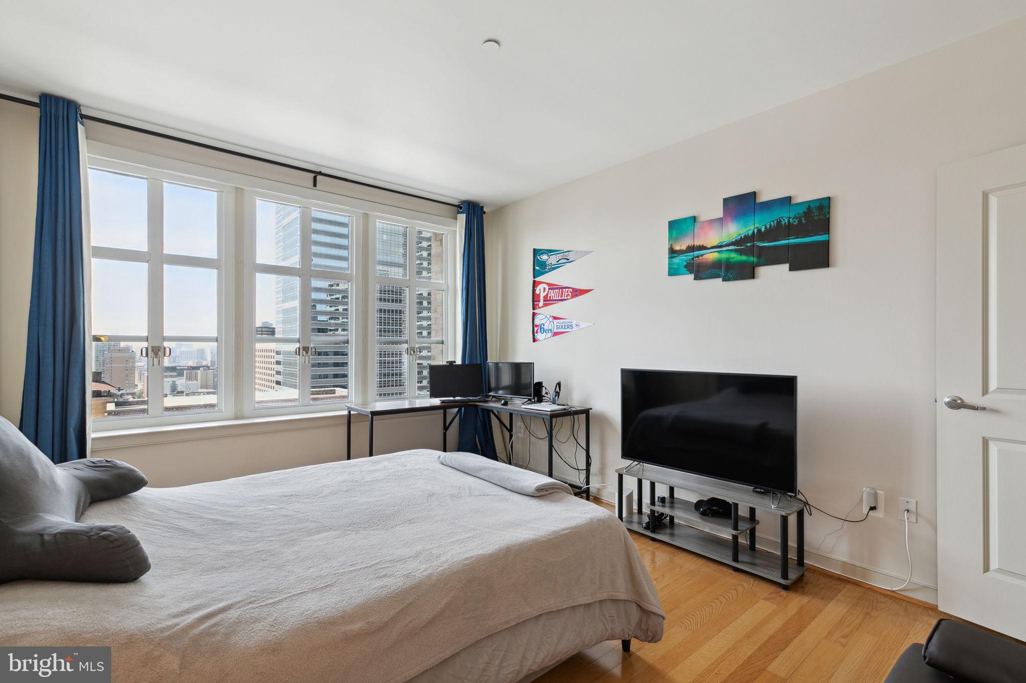 AVENUE OF THE ARTS - Residential
