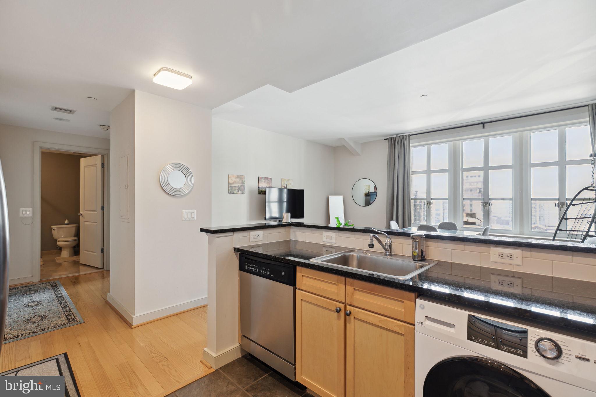AVENUE OF THE ARTS - Residential