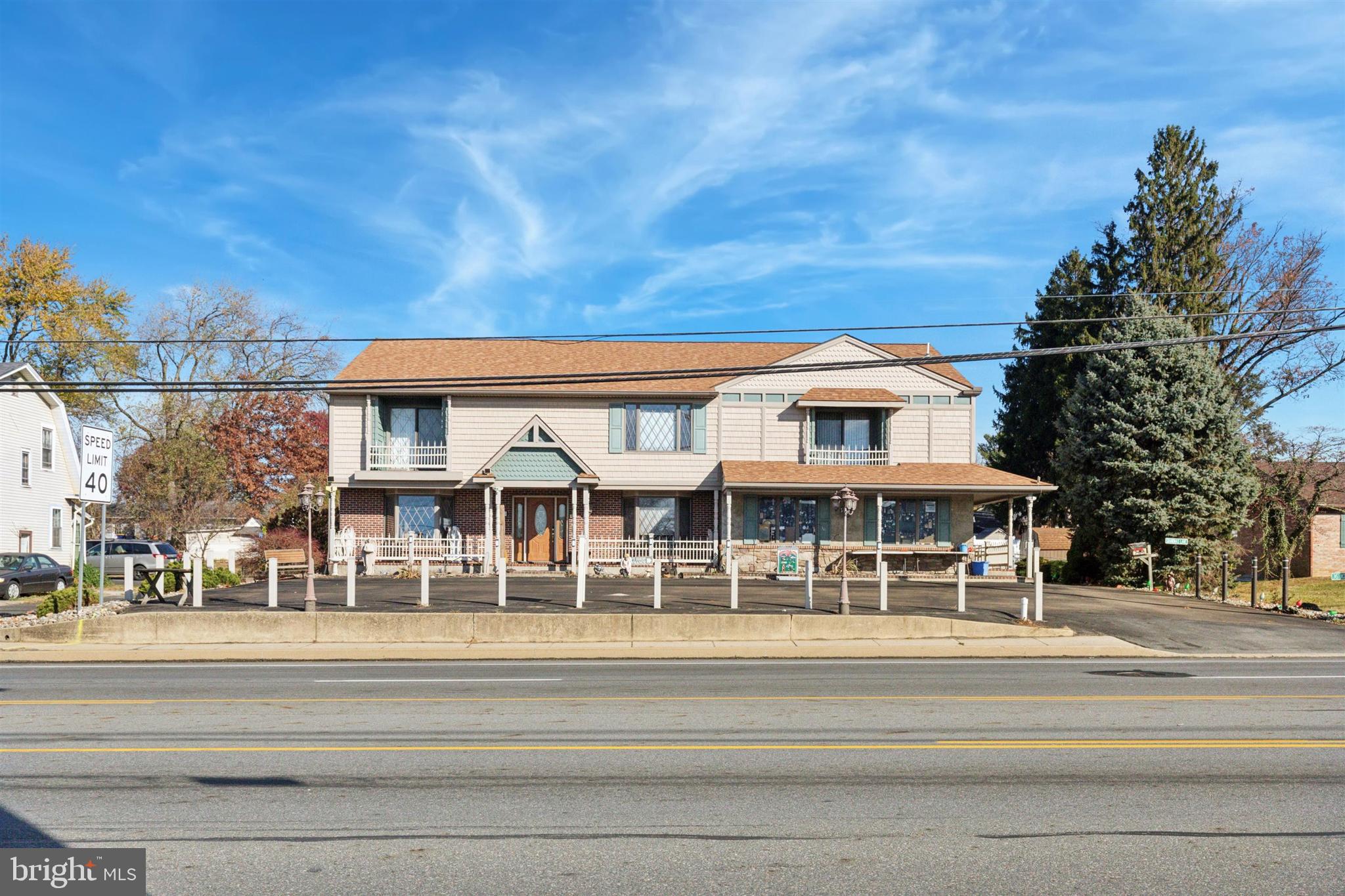 2453 LINCOLN HWY E