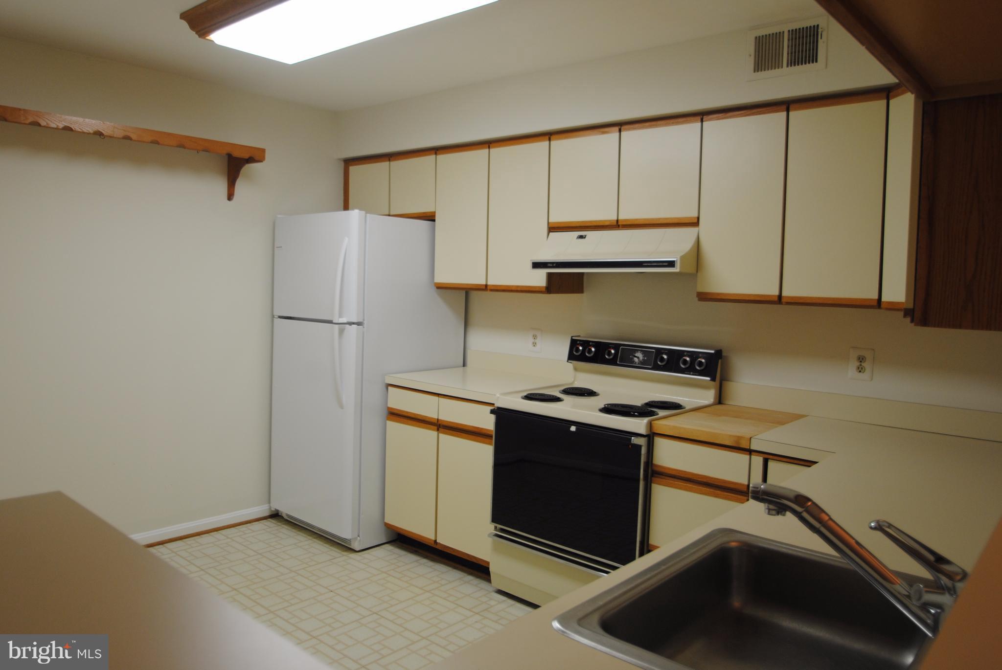 BRISTOL HOUSE - Residential Lease