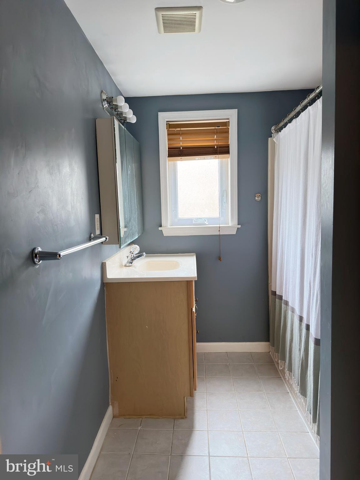 GRADUATE HOSPITAL - Residential Lease