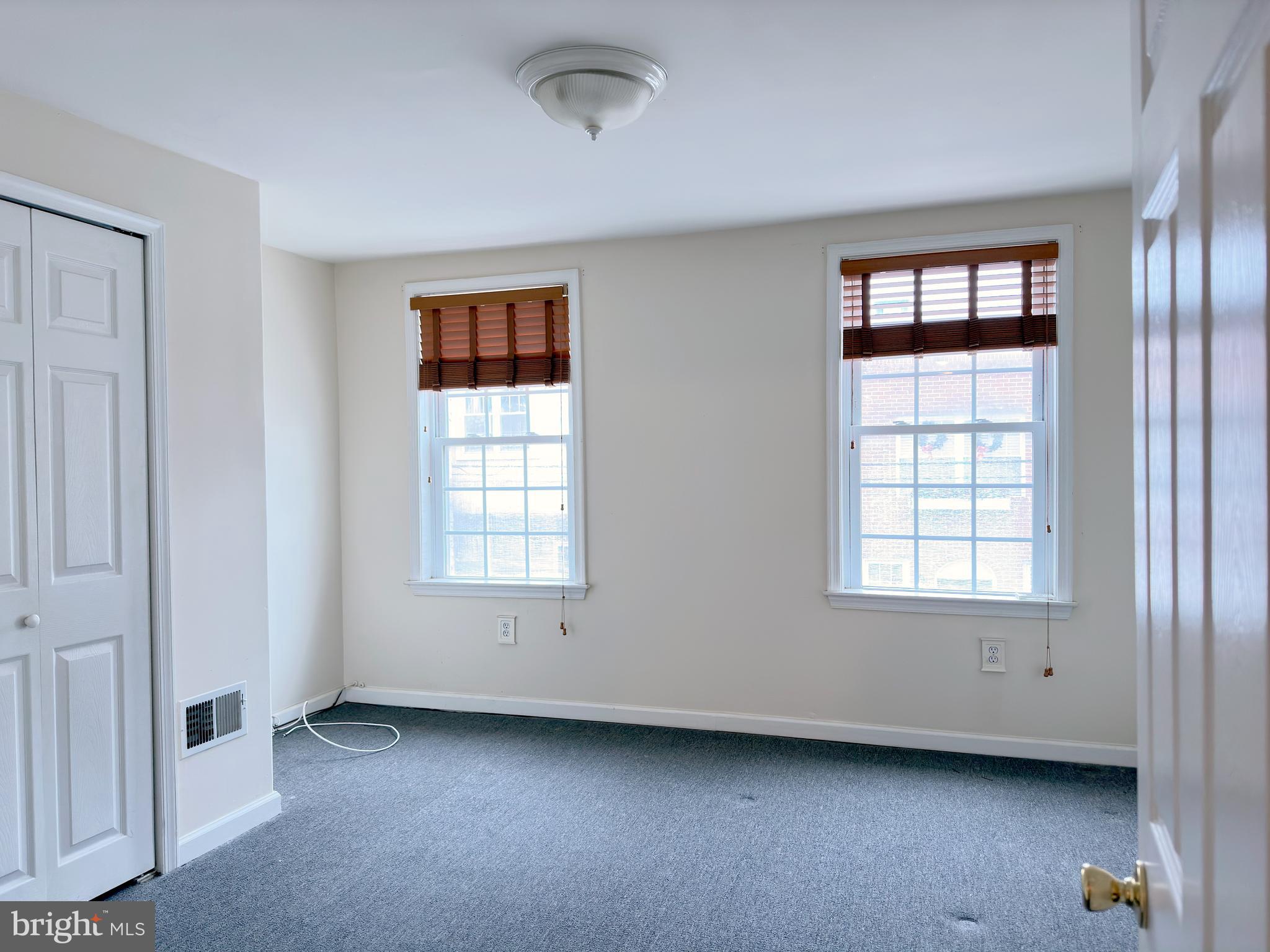 GRADUATE HOSPITAL - Residential Lease