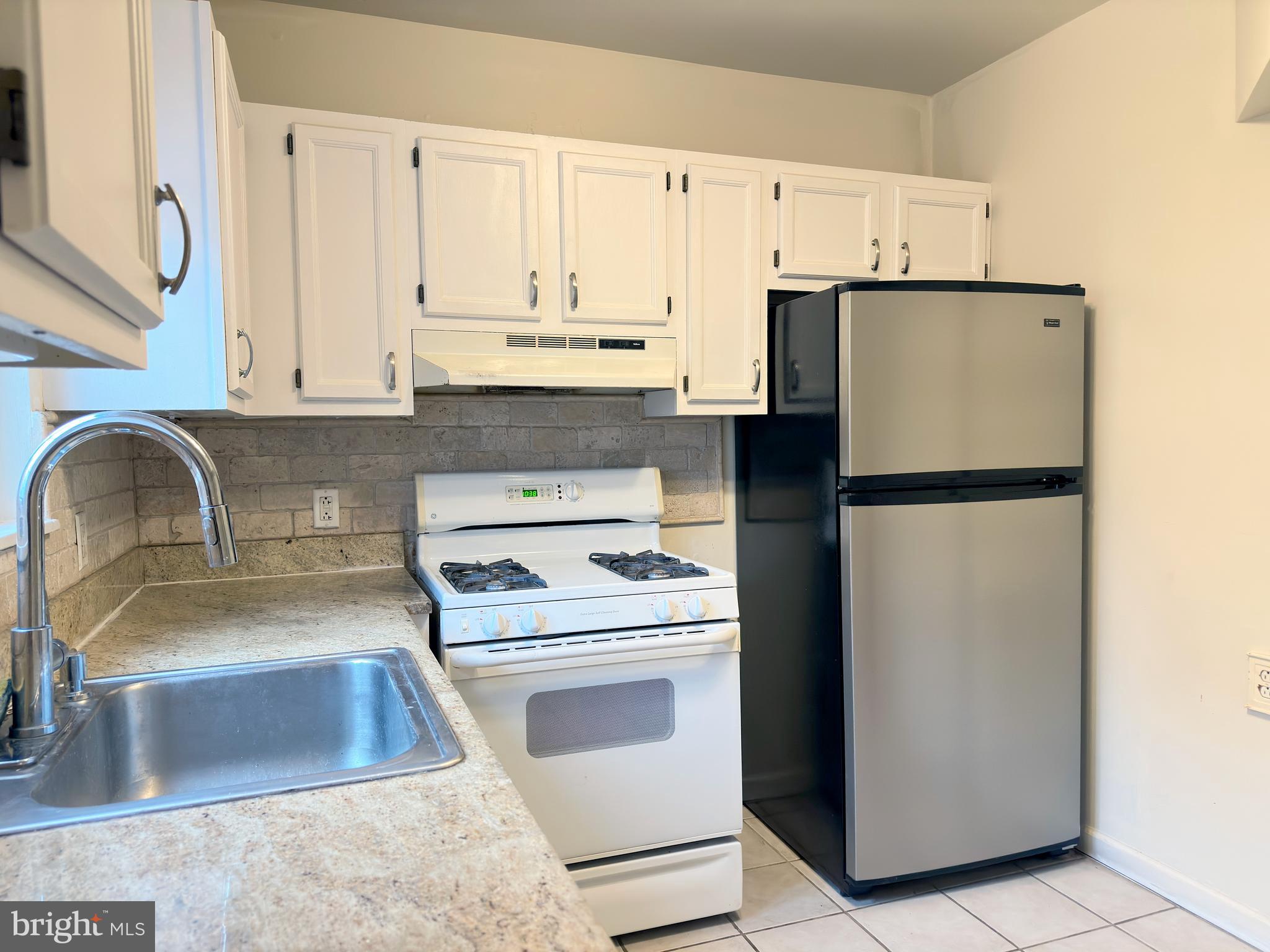 GRADUATE HOSPITAL - Residential Lease