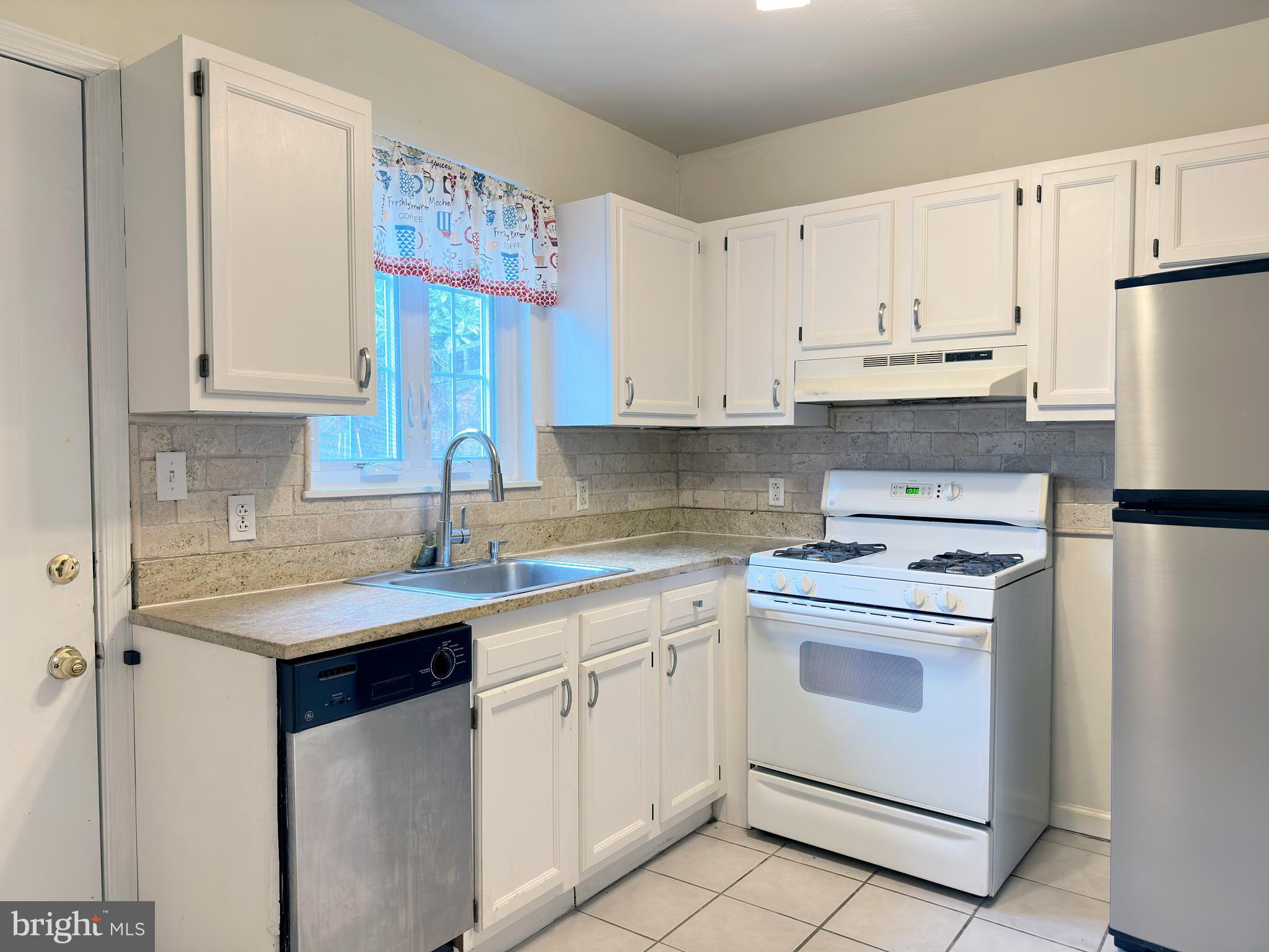 GRADUATE HOSPITAL - Residential Lease